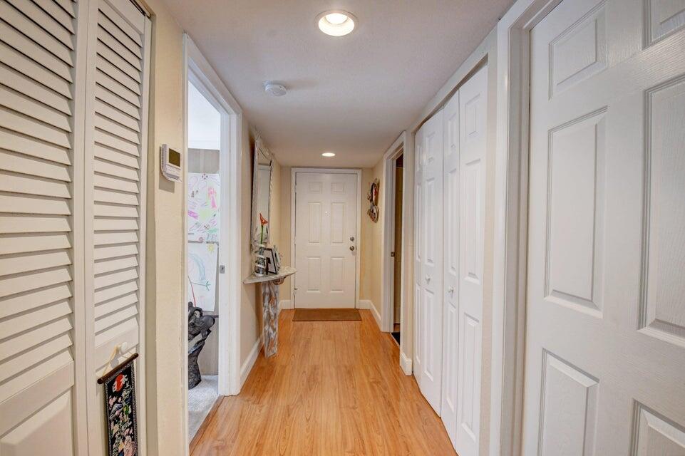 15301 Pembridge Avenue 44