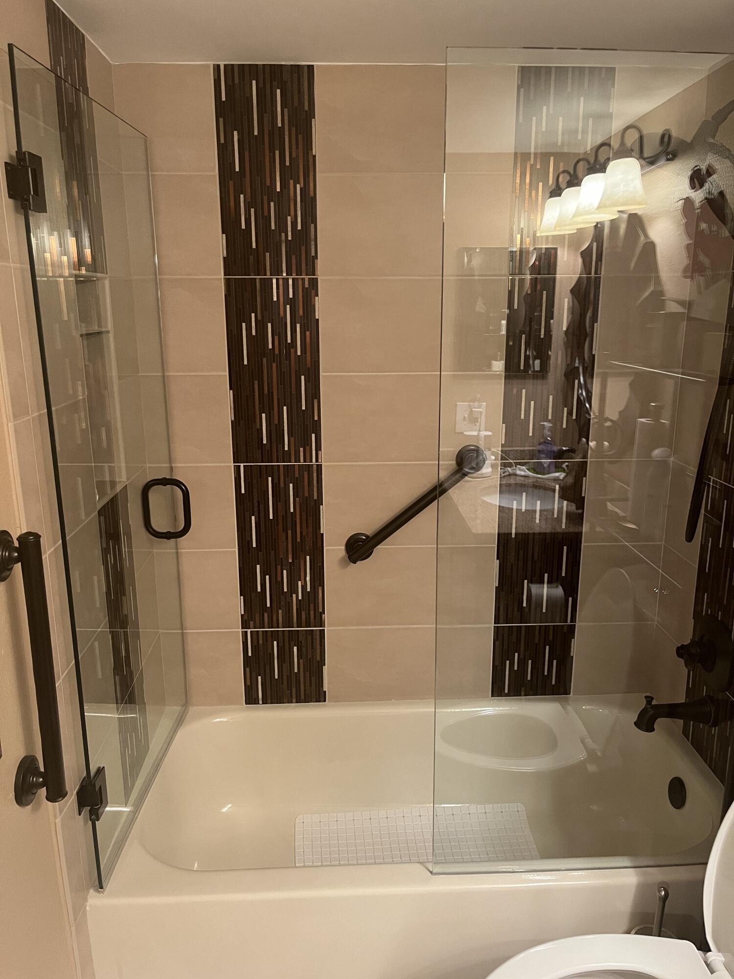 15301 Pembridge Avenue 44