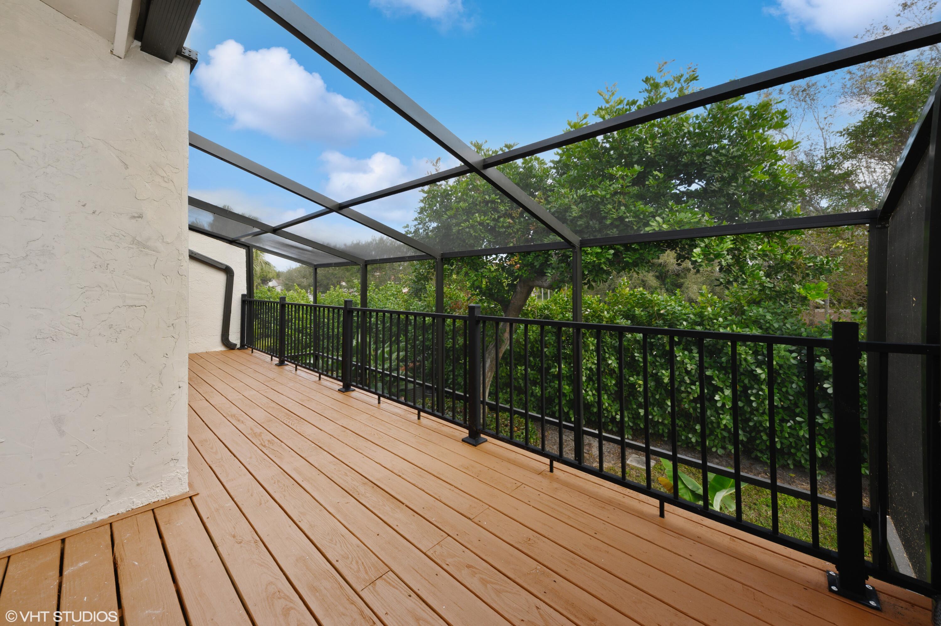 6696 Canary Palm Circle