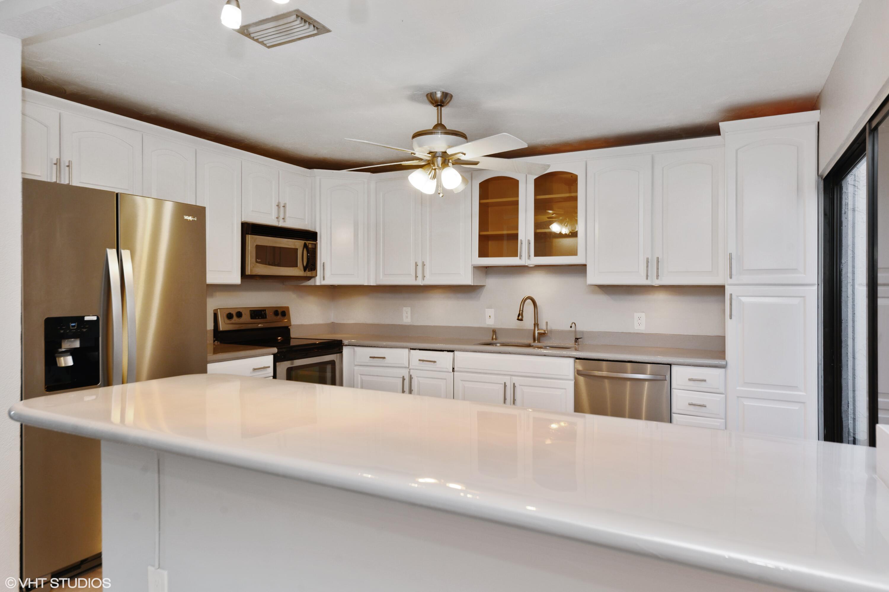 6696 Canary Palm Circle