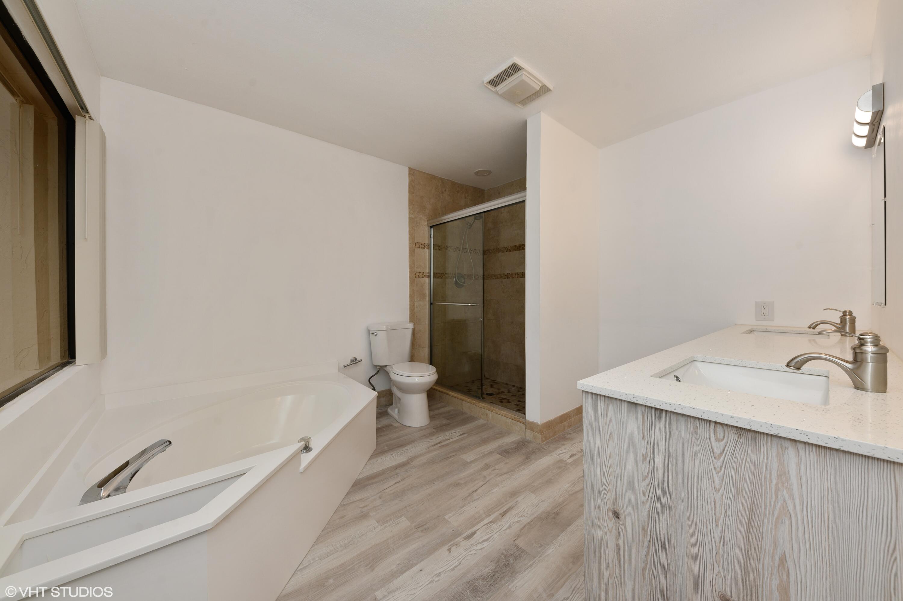 6696 Canary Palm Circle