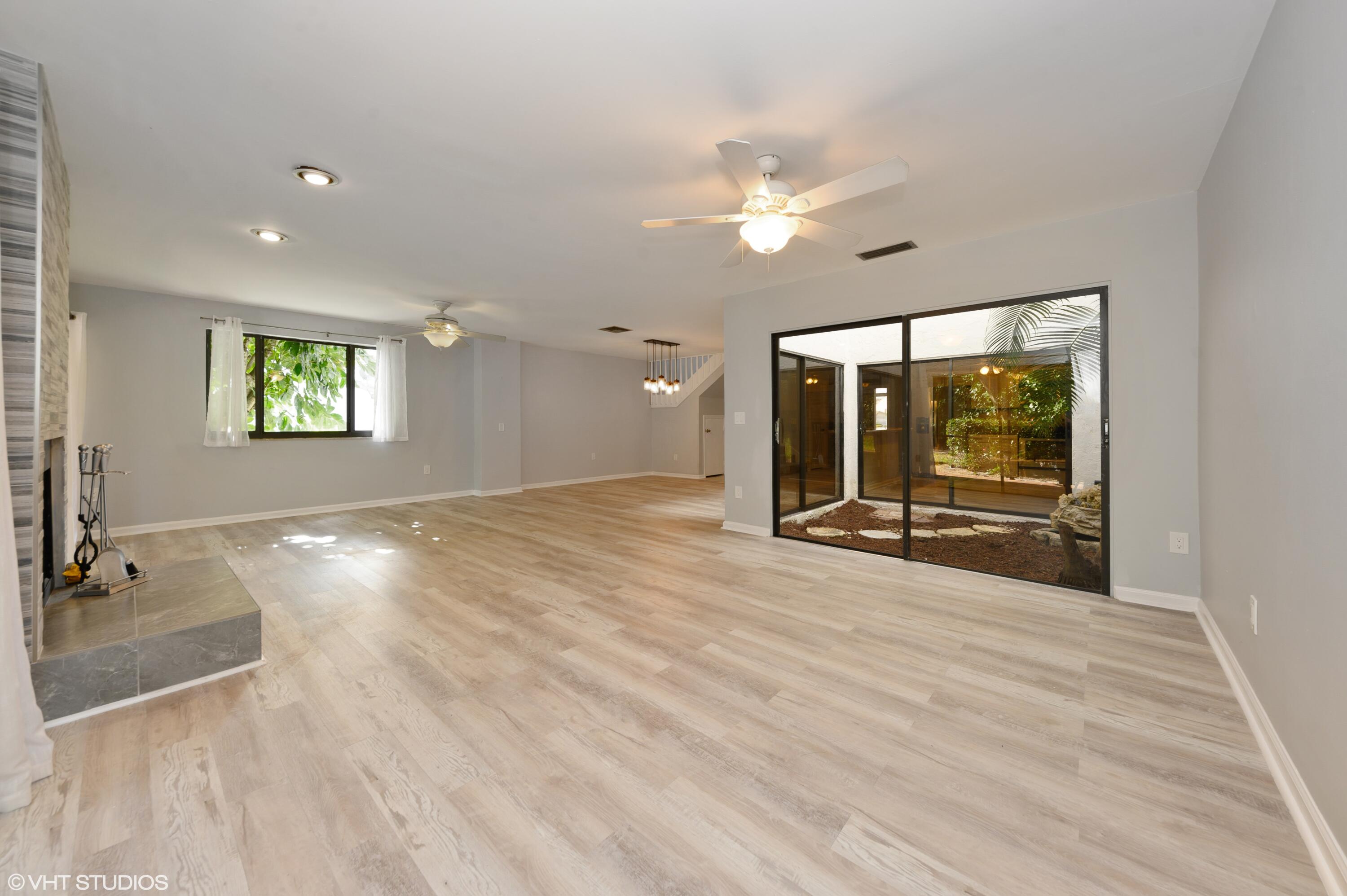 6696 Canary Palm Circle