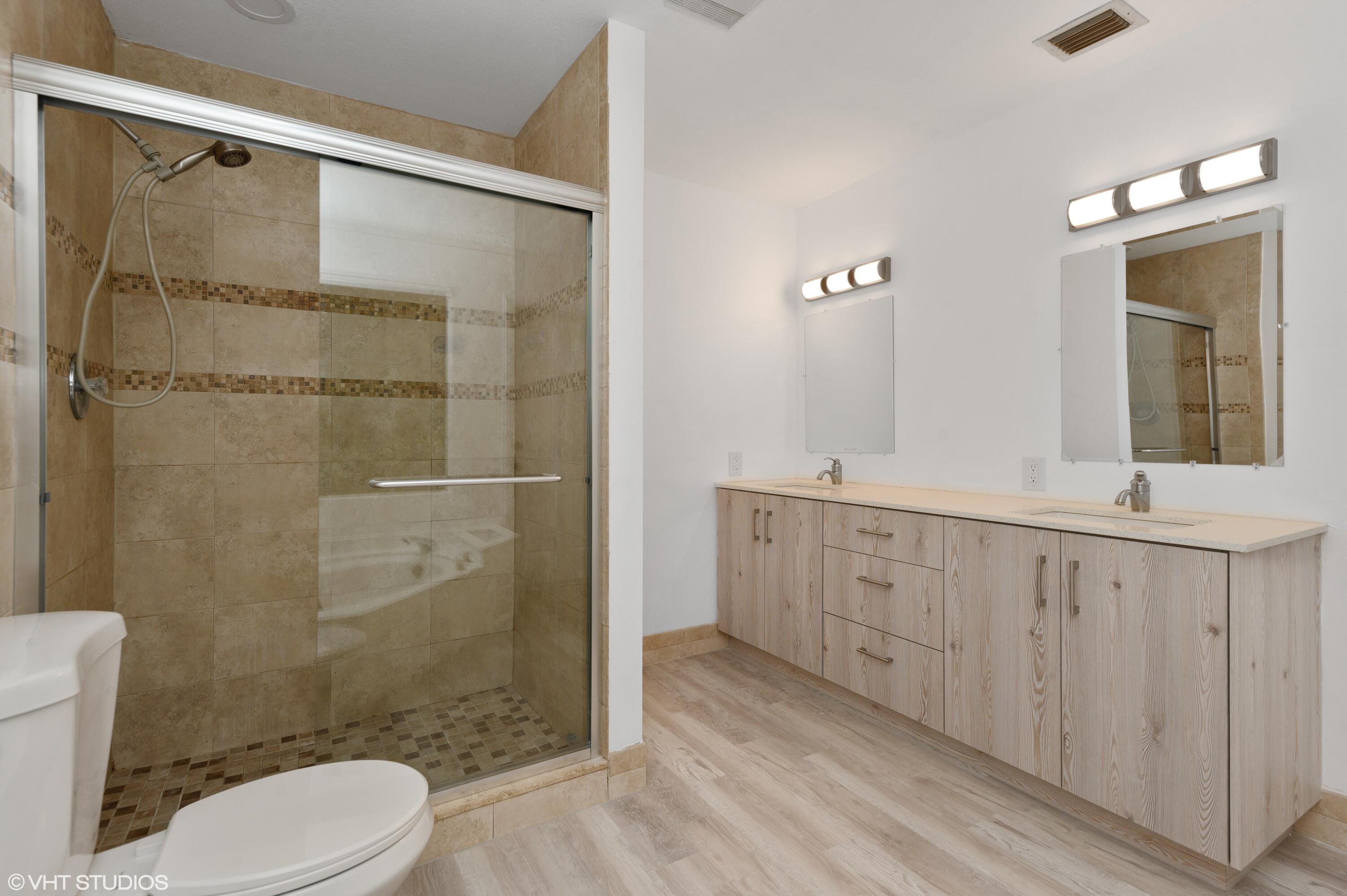 6696 Canary Palm Circle