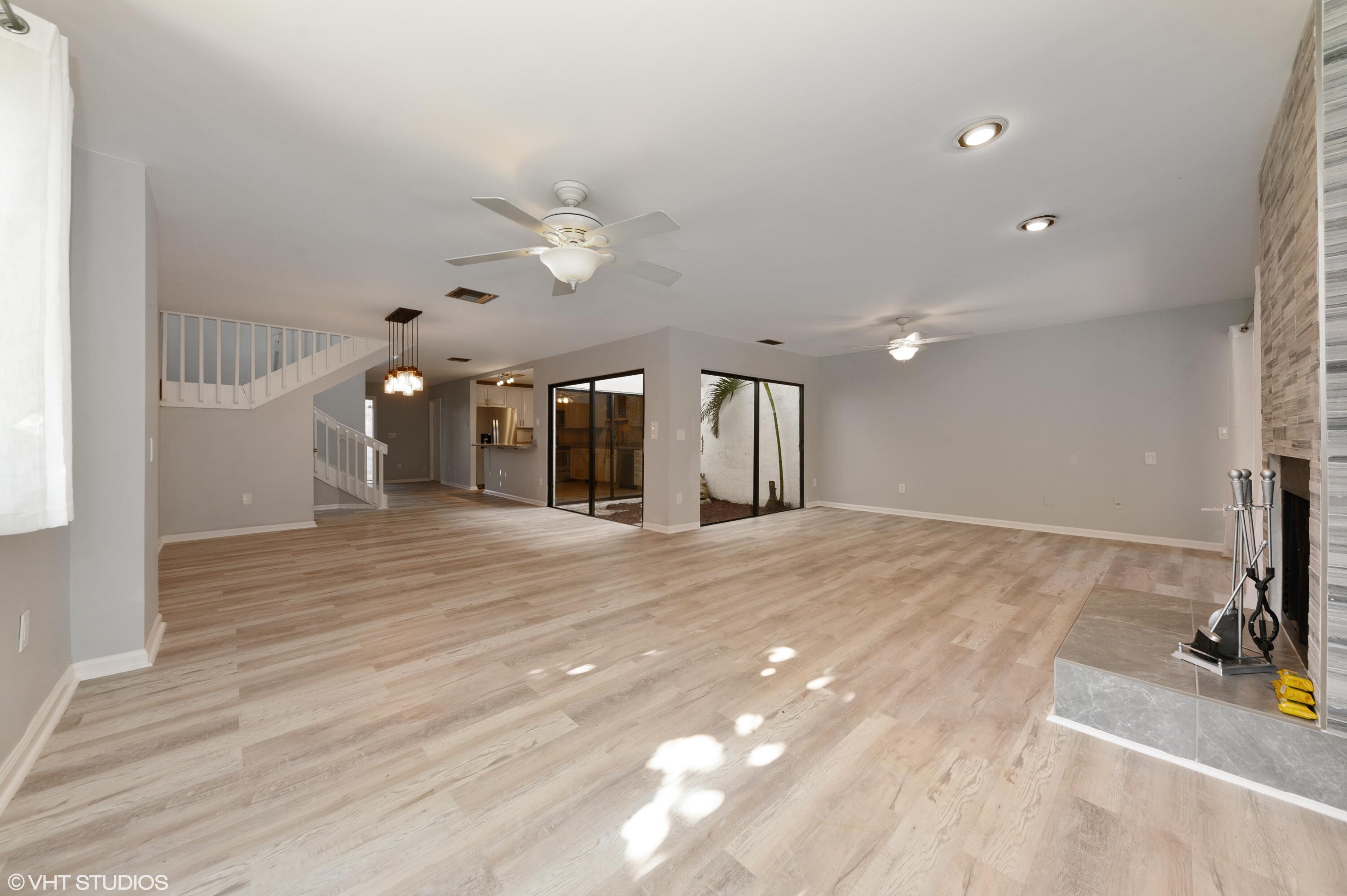 6696 Canary Palm Circle