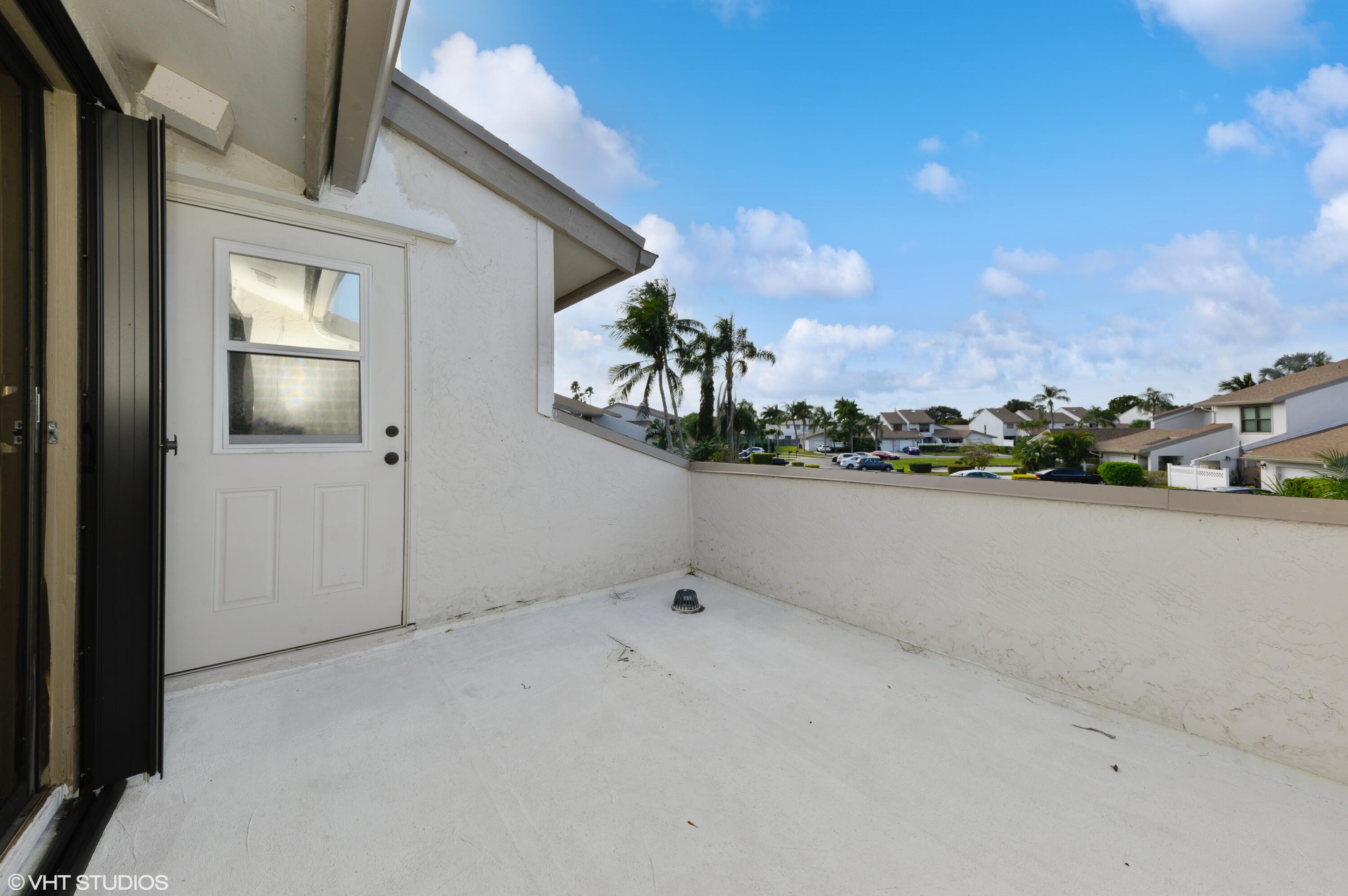 6696 Canary Palm Circle