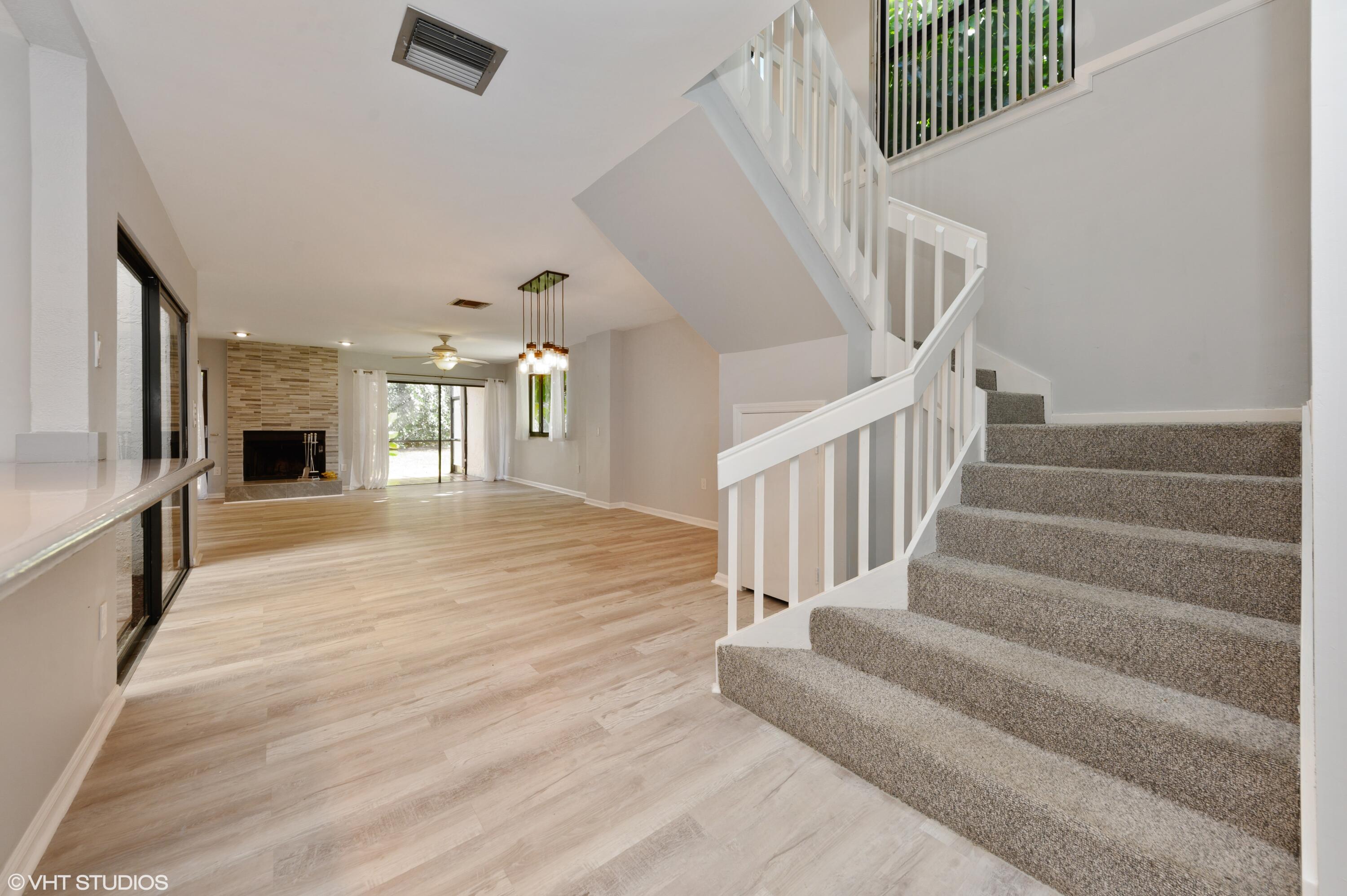 6696 Canary Palm Circle