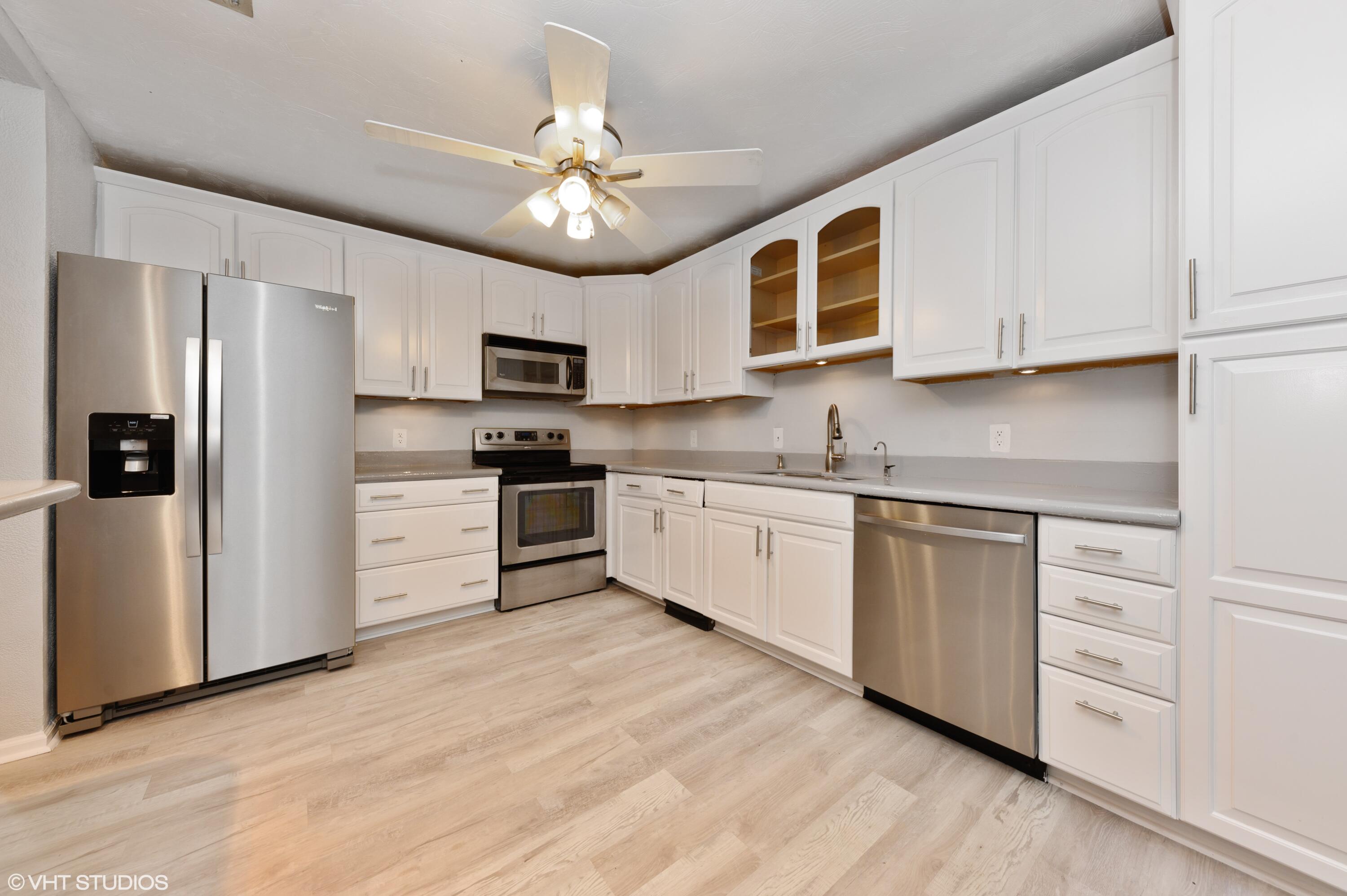 6696 Canary Palm Circle