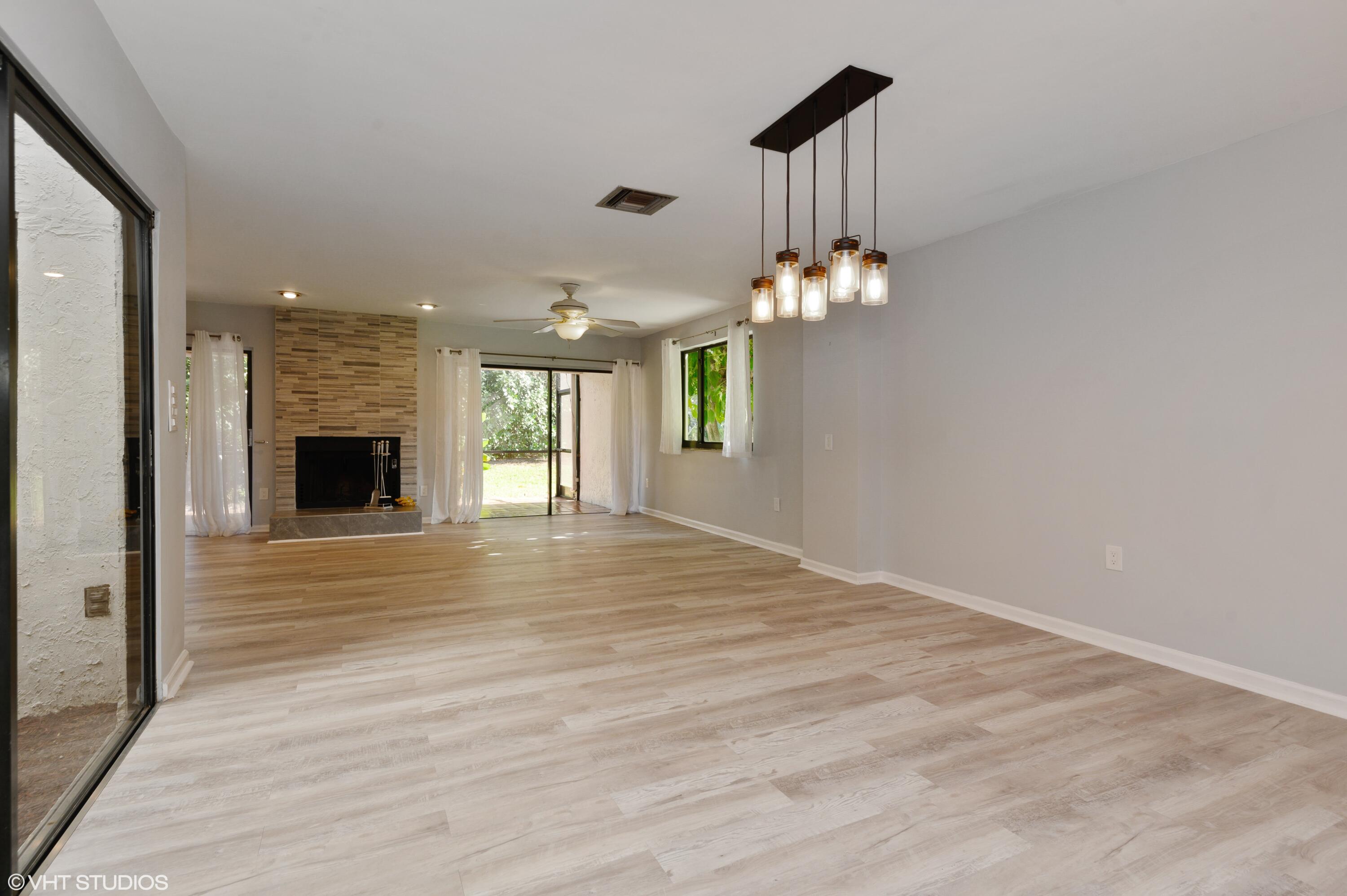 6696 Canary Palm Circle