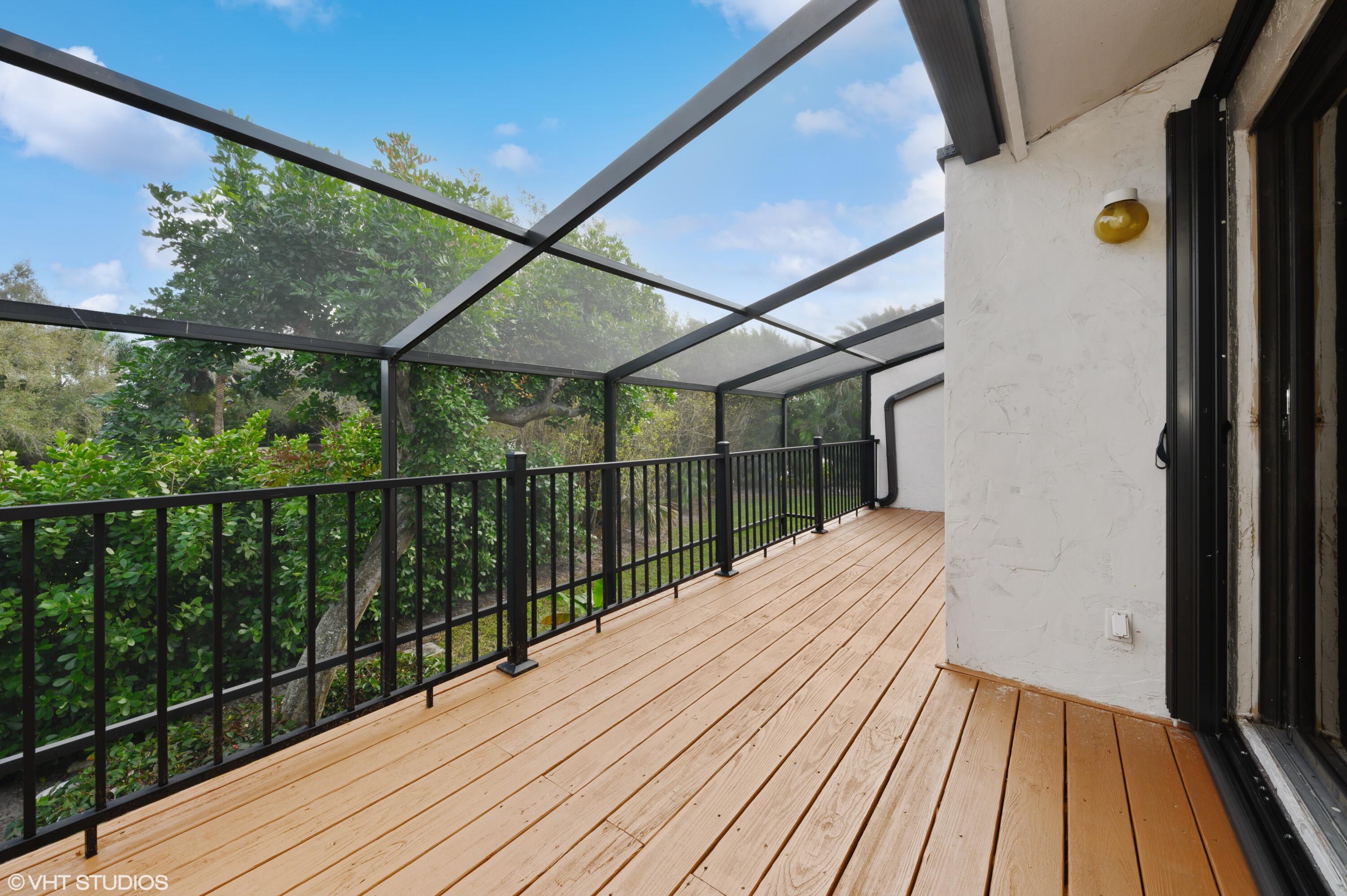 6696 Canary Palm Circle