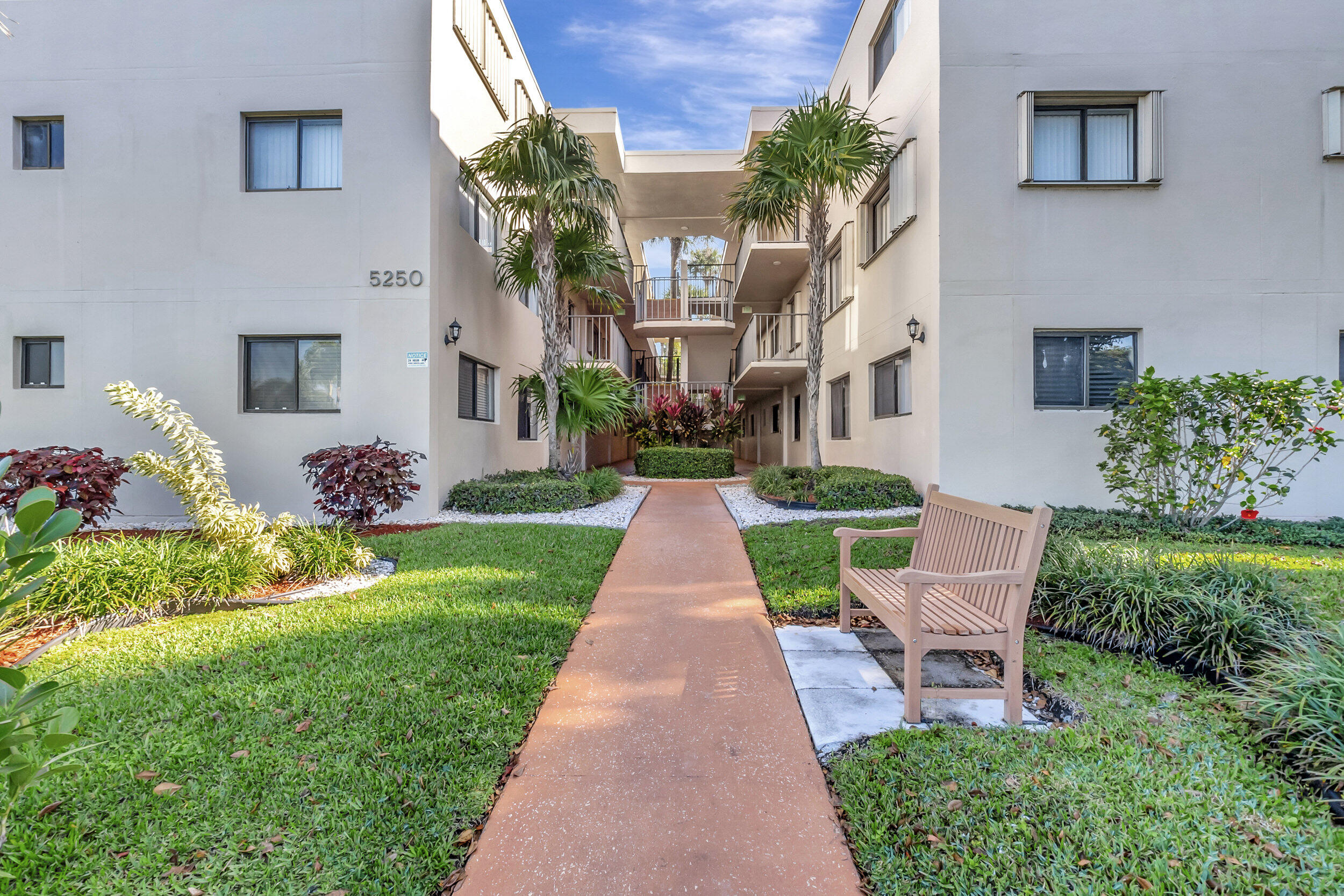 5250 Las Verdes Circle 120