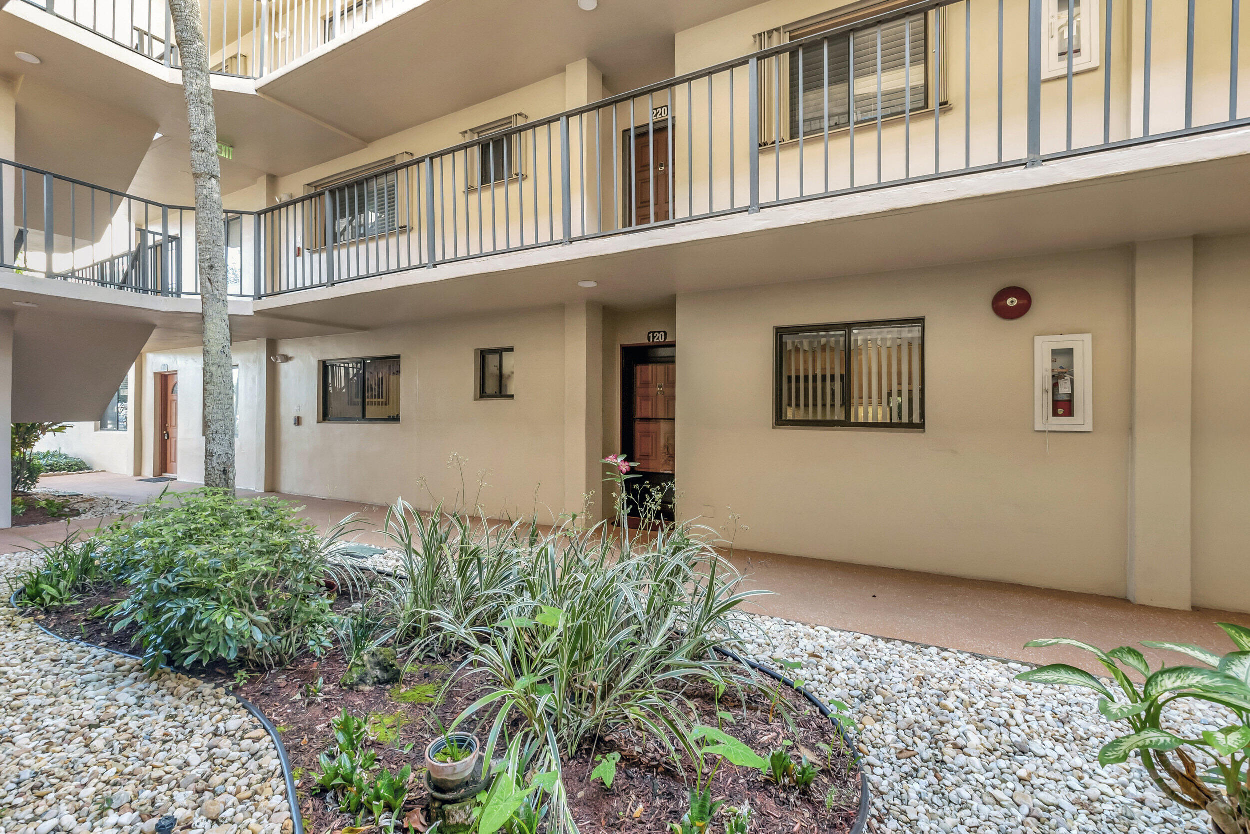 5250 Las Verdes Circle 120