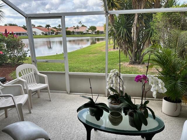 6123 Floral Lakes Drive