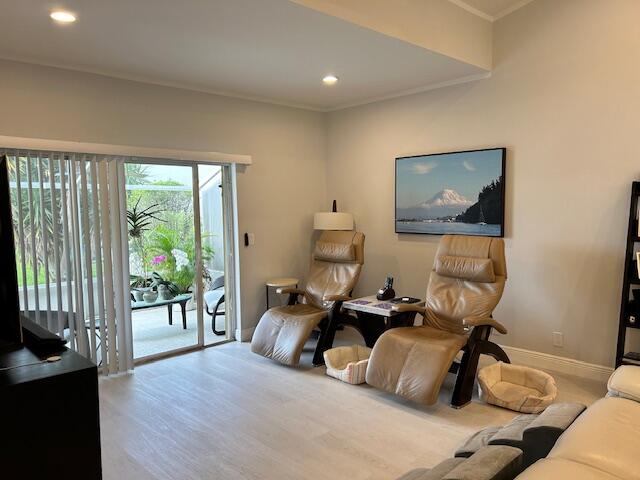 6123 Floral Lakes Drive