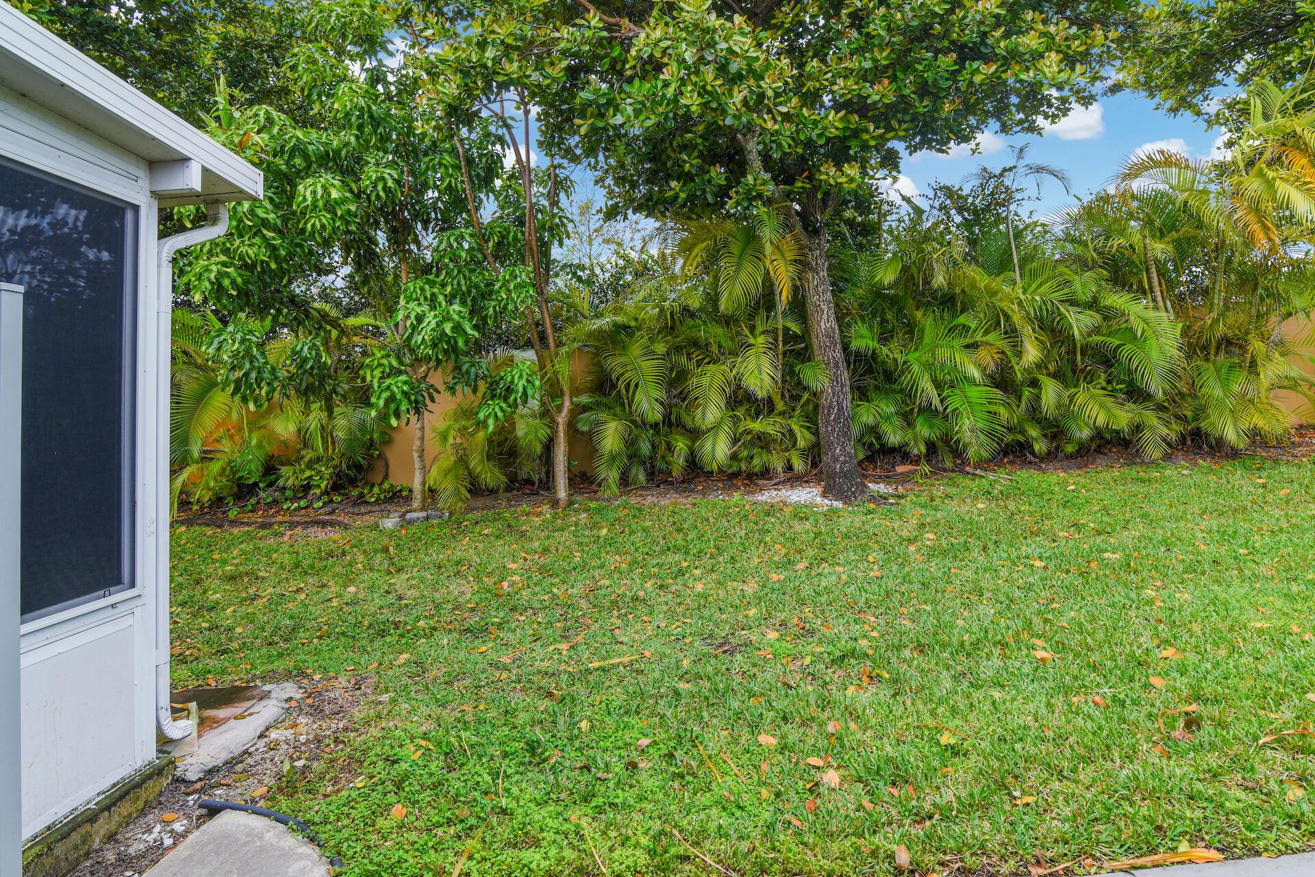 1229 SW 48th Terrace