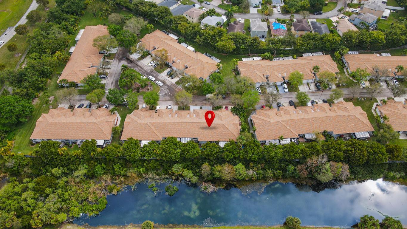 1229 SW 48th Terrace