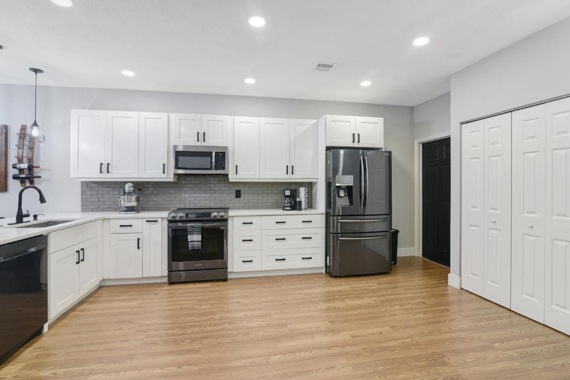 1229 SW 48th Terrace