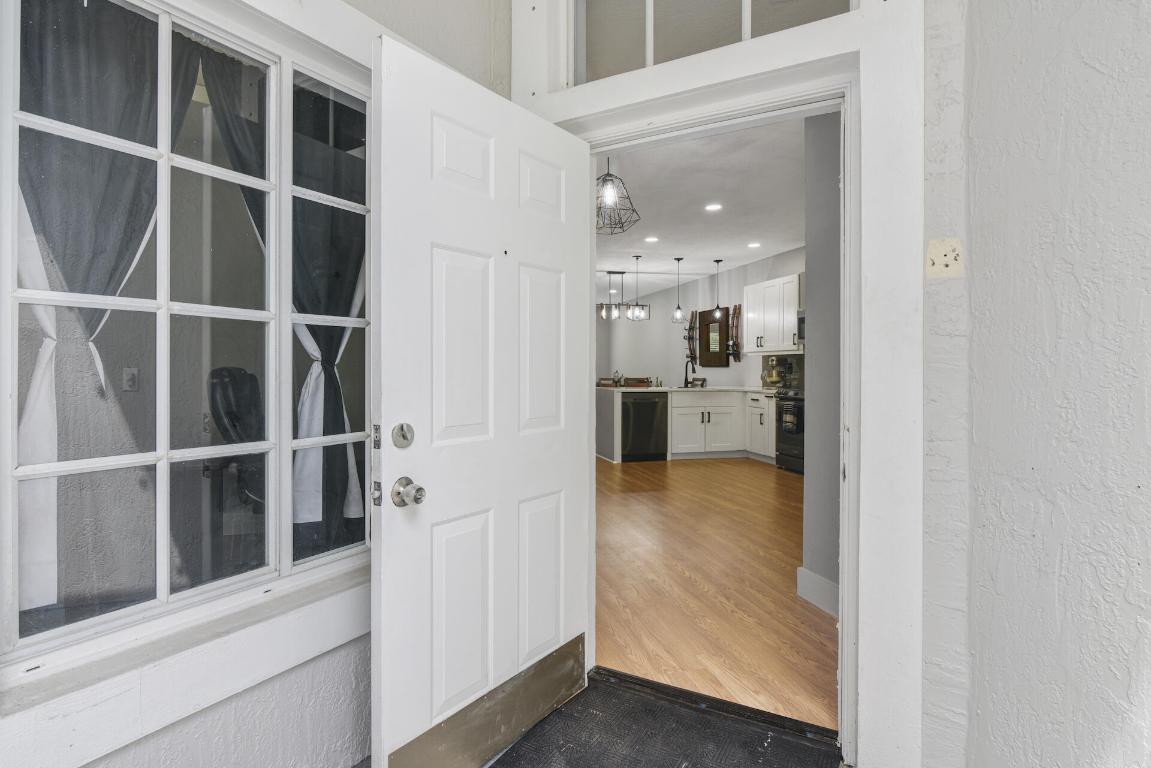 1229 SW 48th Terrace