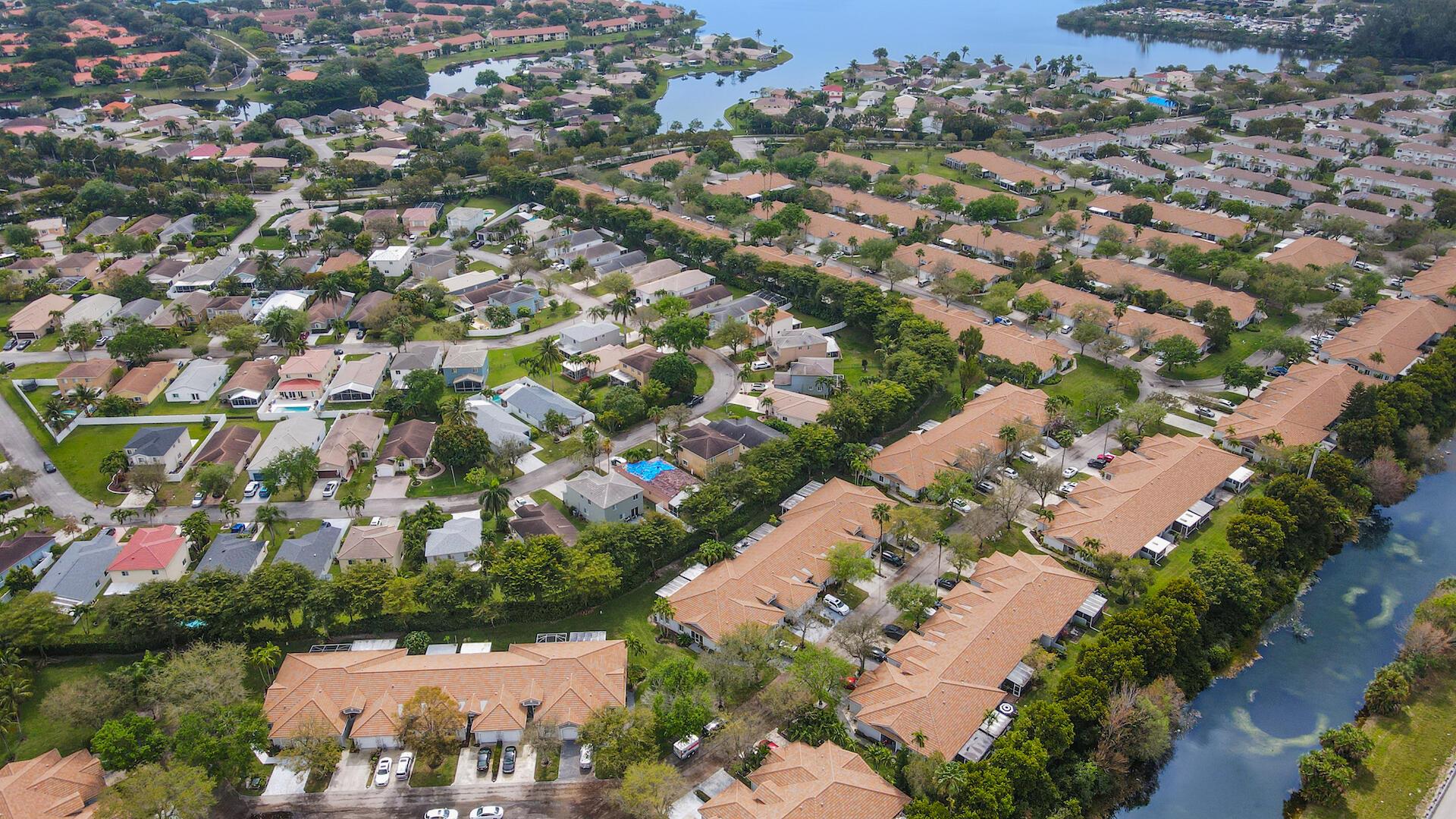 1229 SW 48th Terrace