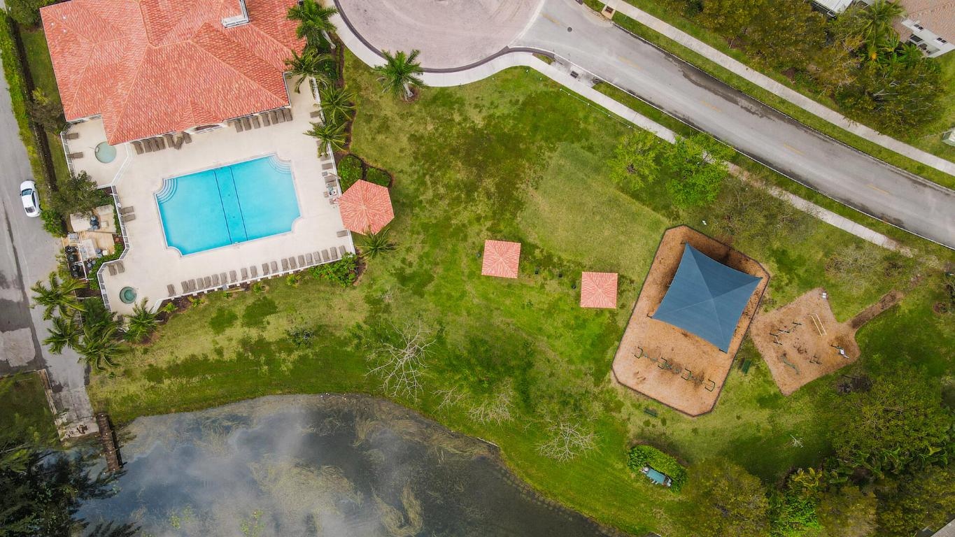 1229 SW 48th Terrace