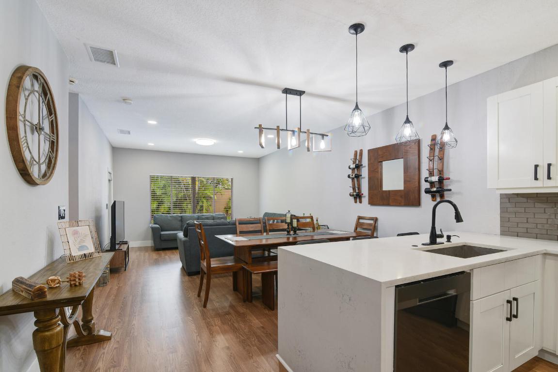 1229 SW 48th Terrace