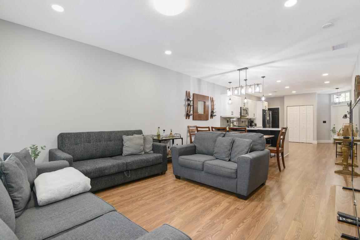 1229 SW 48th Terrace