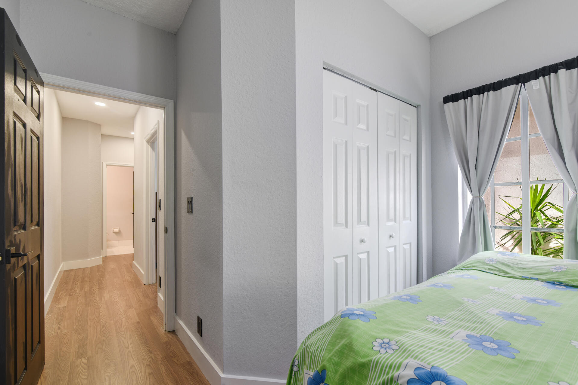 1229 SW 48th Terrace