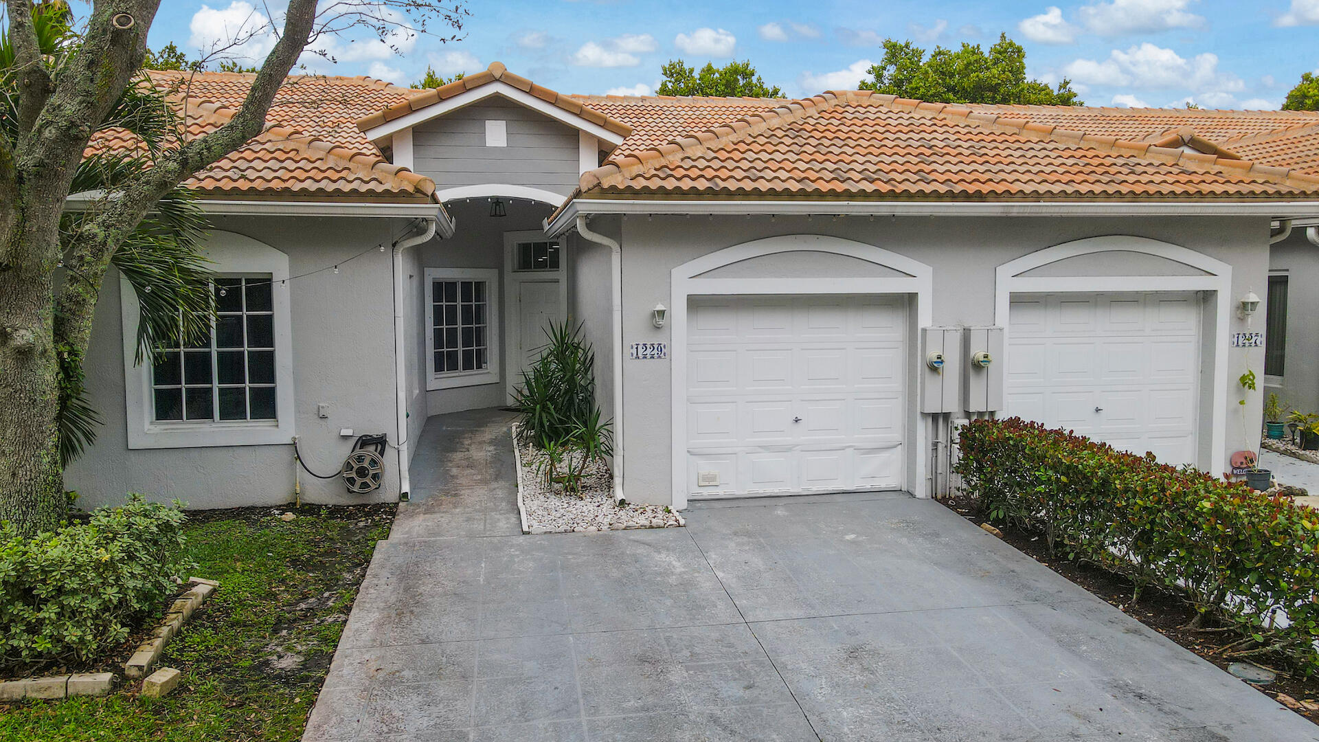 1229 SW 48th Terrace