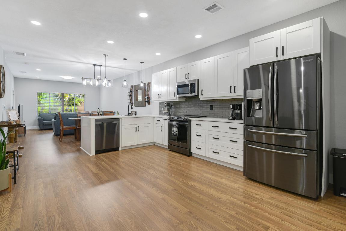 1229 SW 48th Terrace