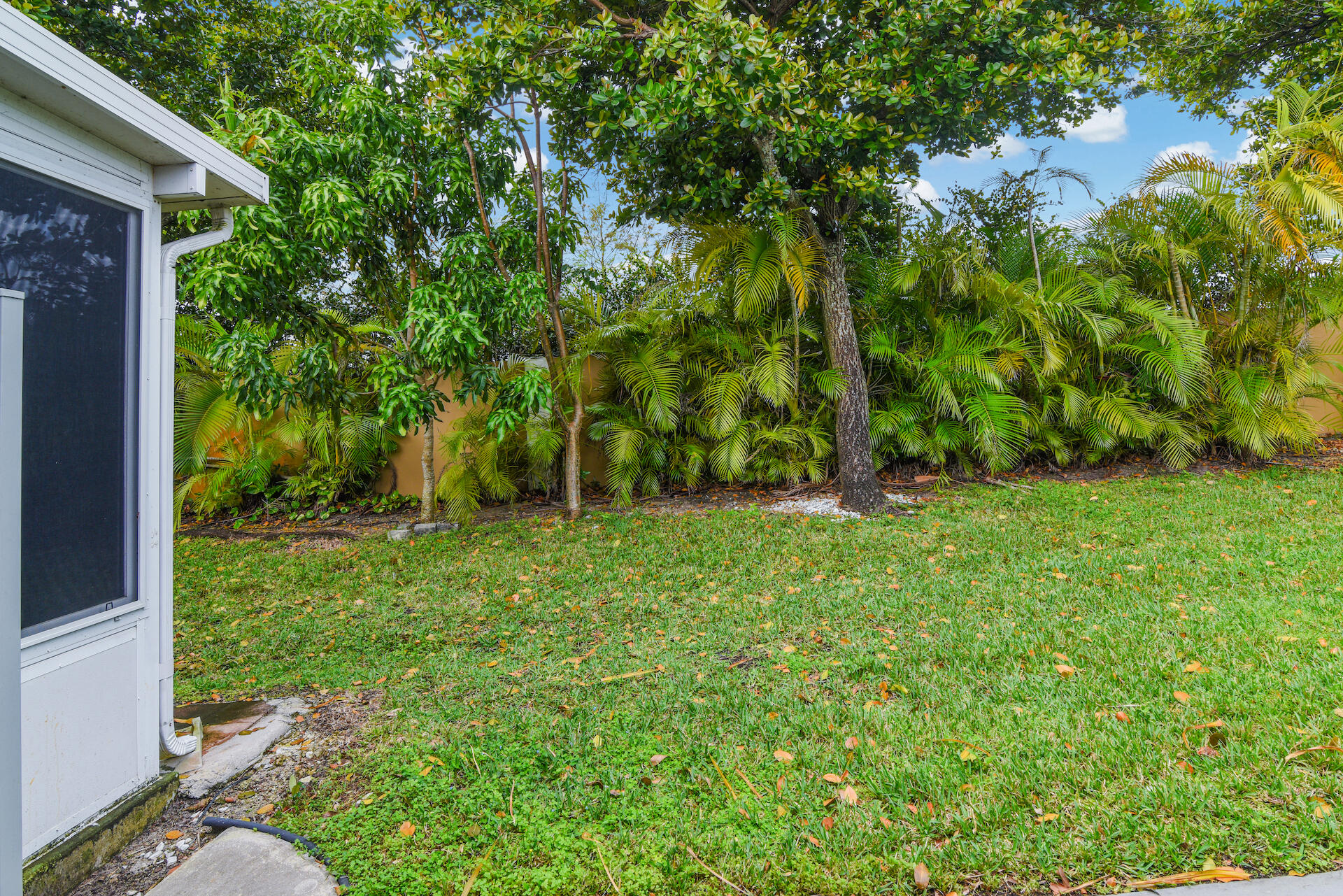 1229 SW 48th Terrace