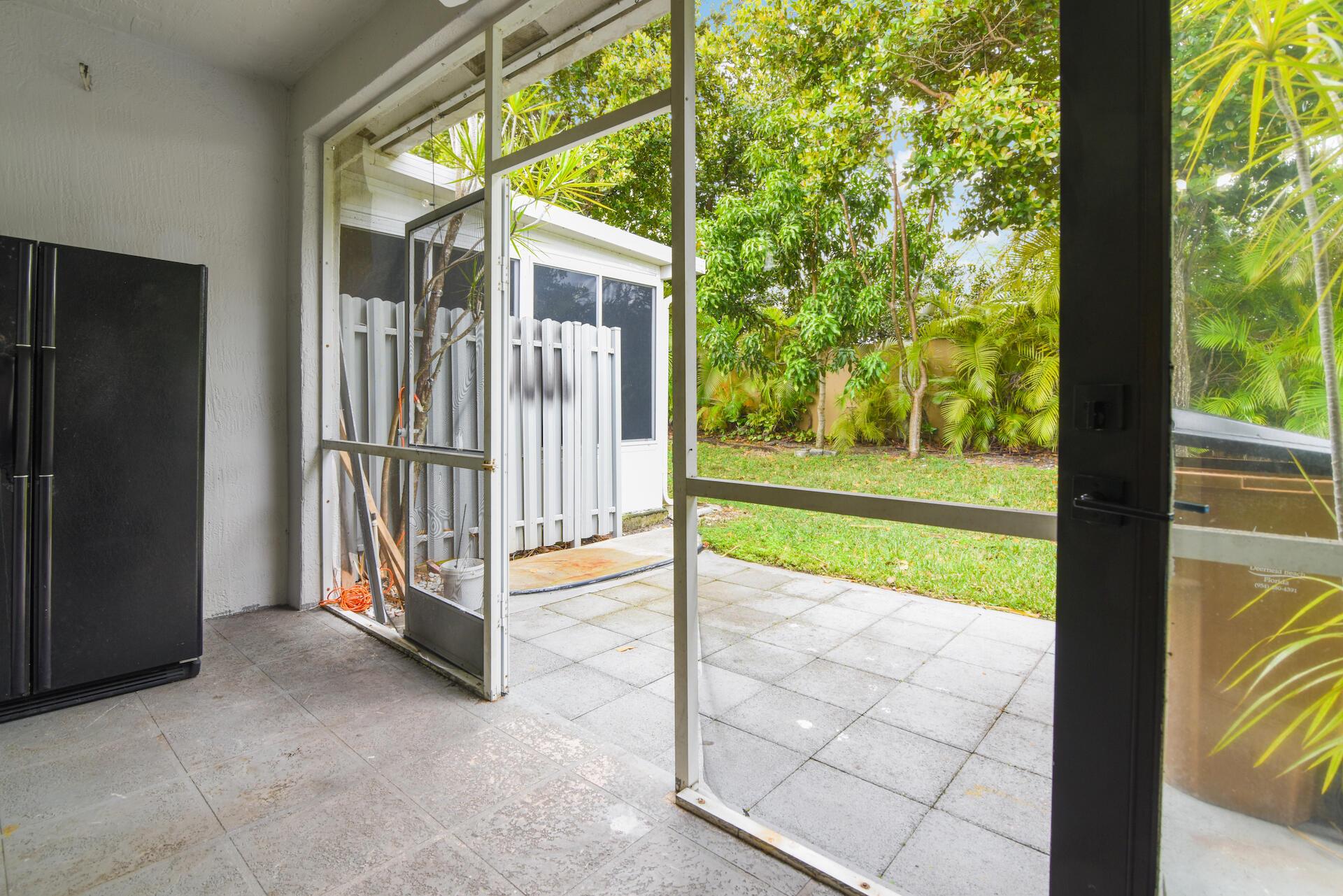 1229 SW 48th Terrace