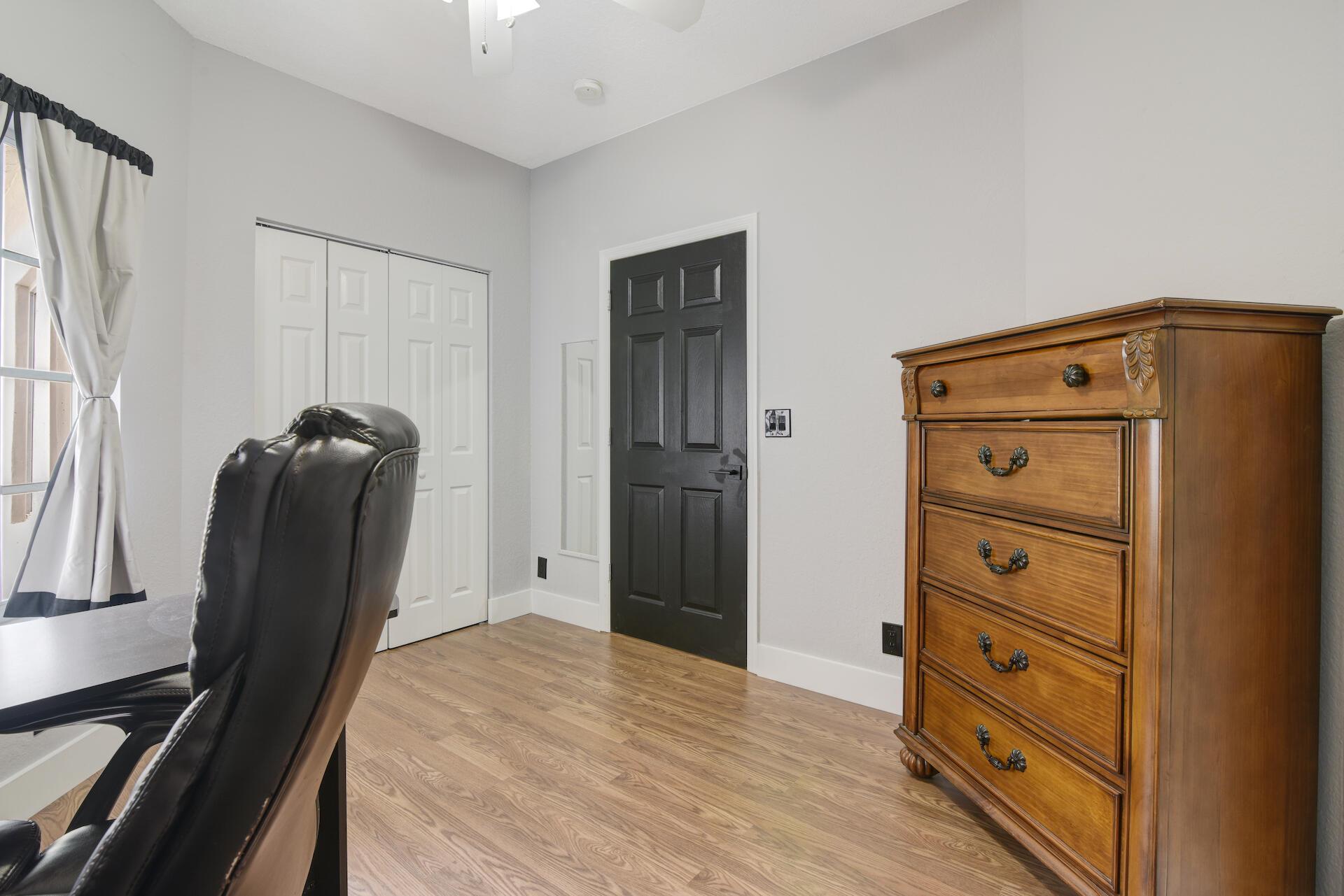 1229 SW 48th Terrace