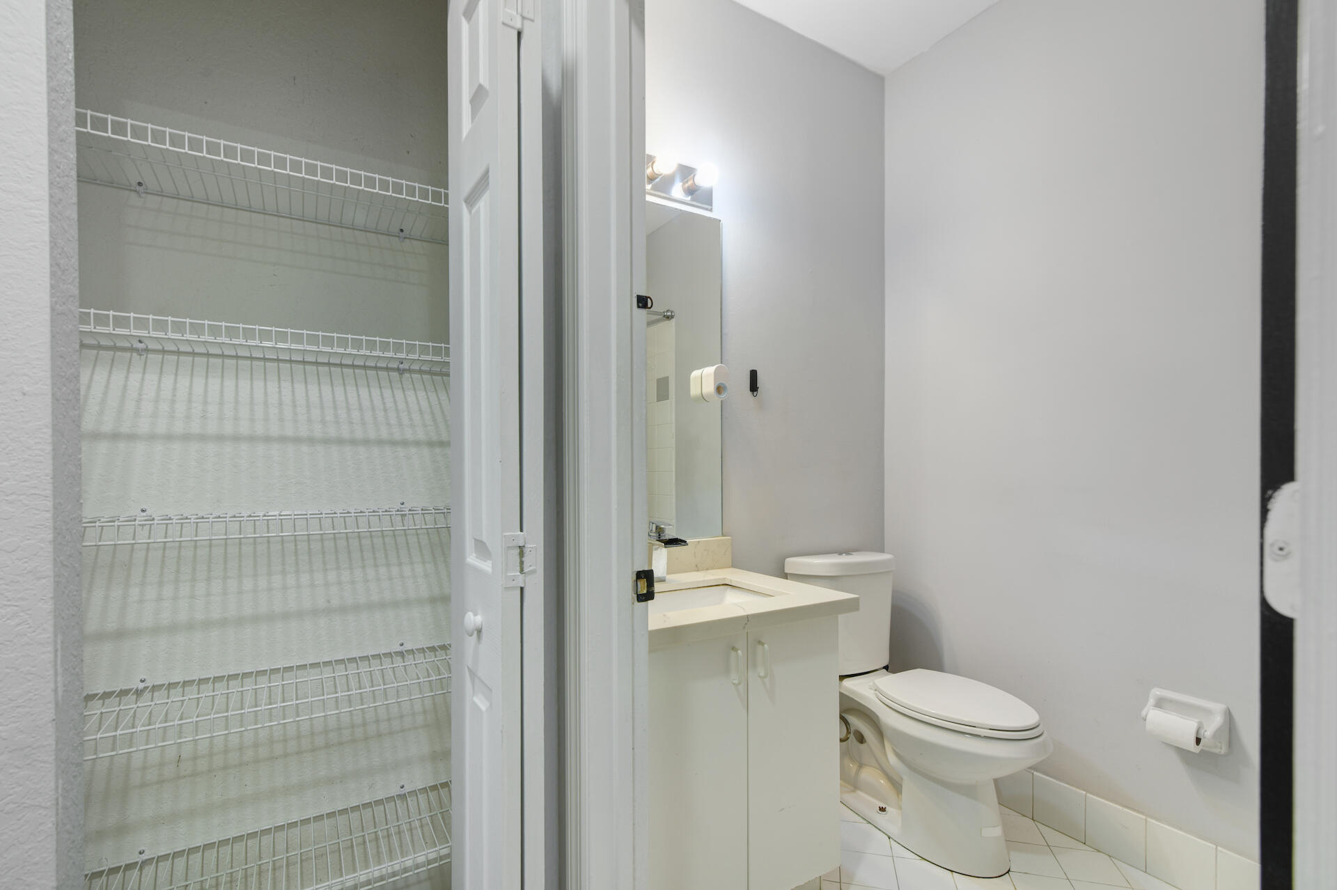 1229 SW 48th Terrace