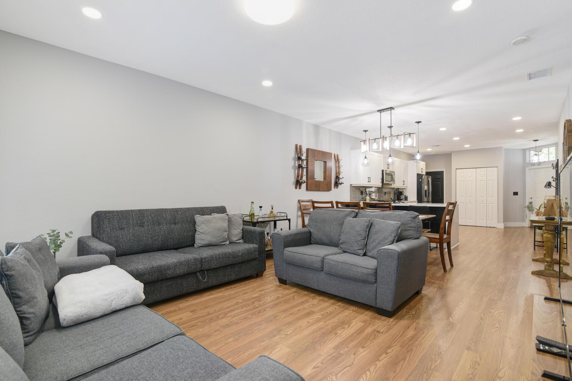 1229 SW 48th Terrace