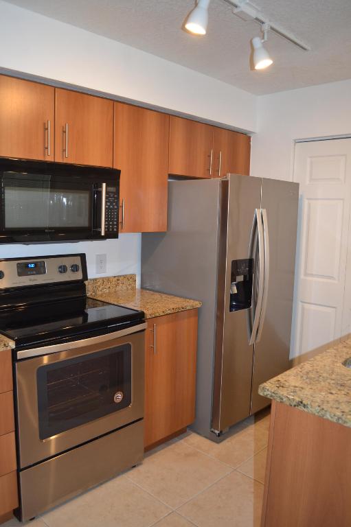 1050 Crystal Way E, Delray Beach Unit: E