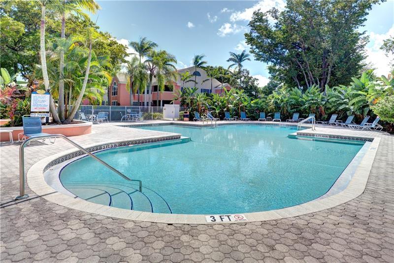 1050 Crystal Way E, Delray Beach Unit: E