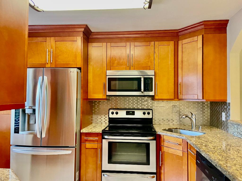 9313 Pecky Cypress Lane 18e