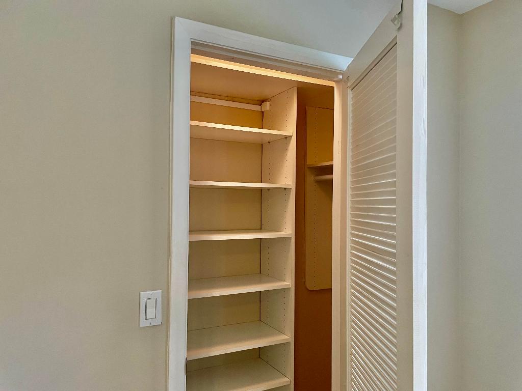 9313 Pecky Cypress Lane 18e