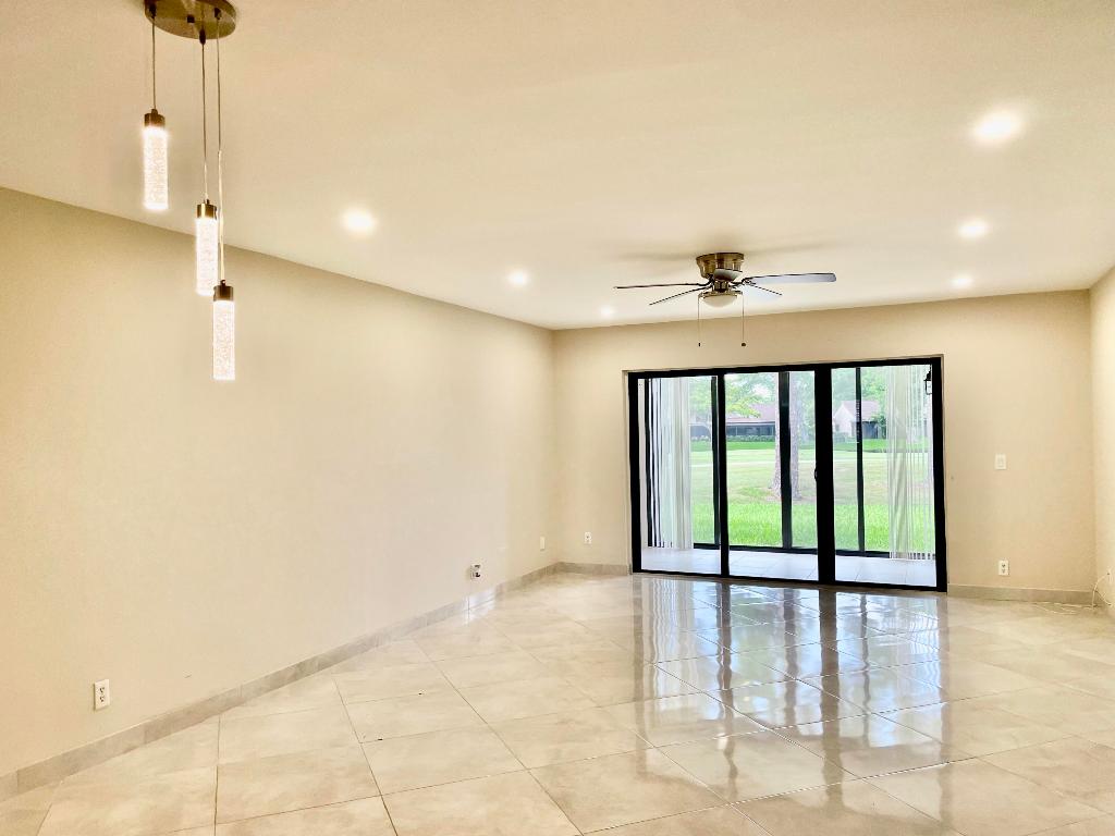 9313 Pecky Cypress Lane 18e