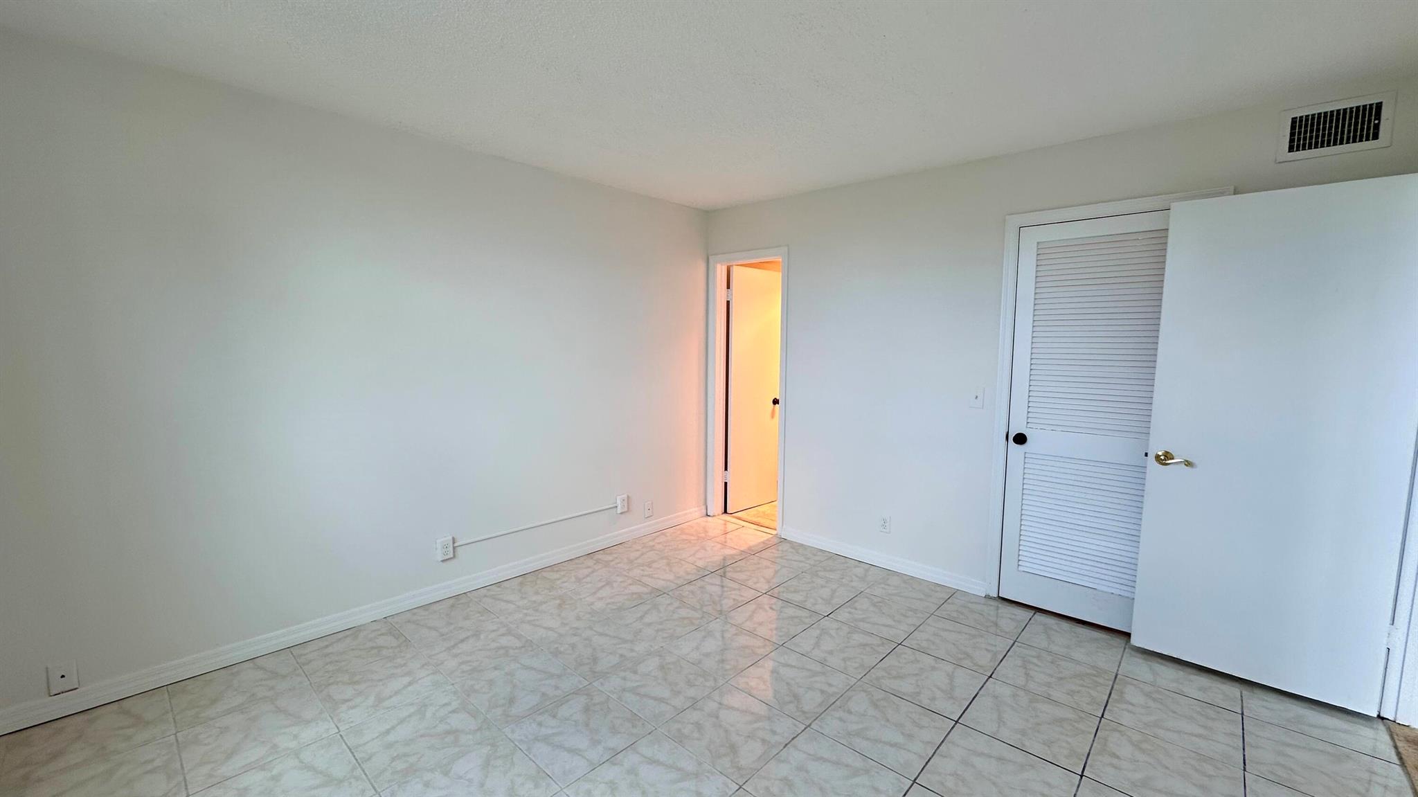 9949 Sandalfoot Boulevard 524