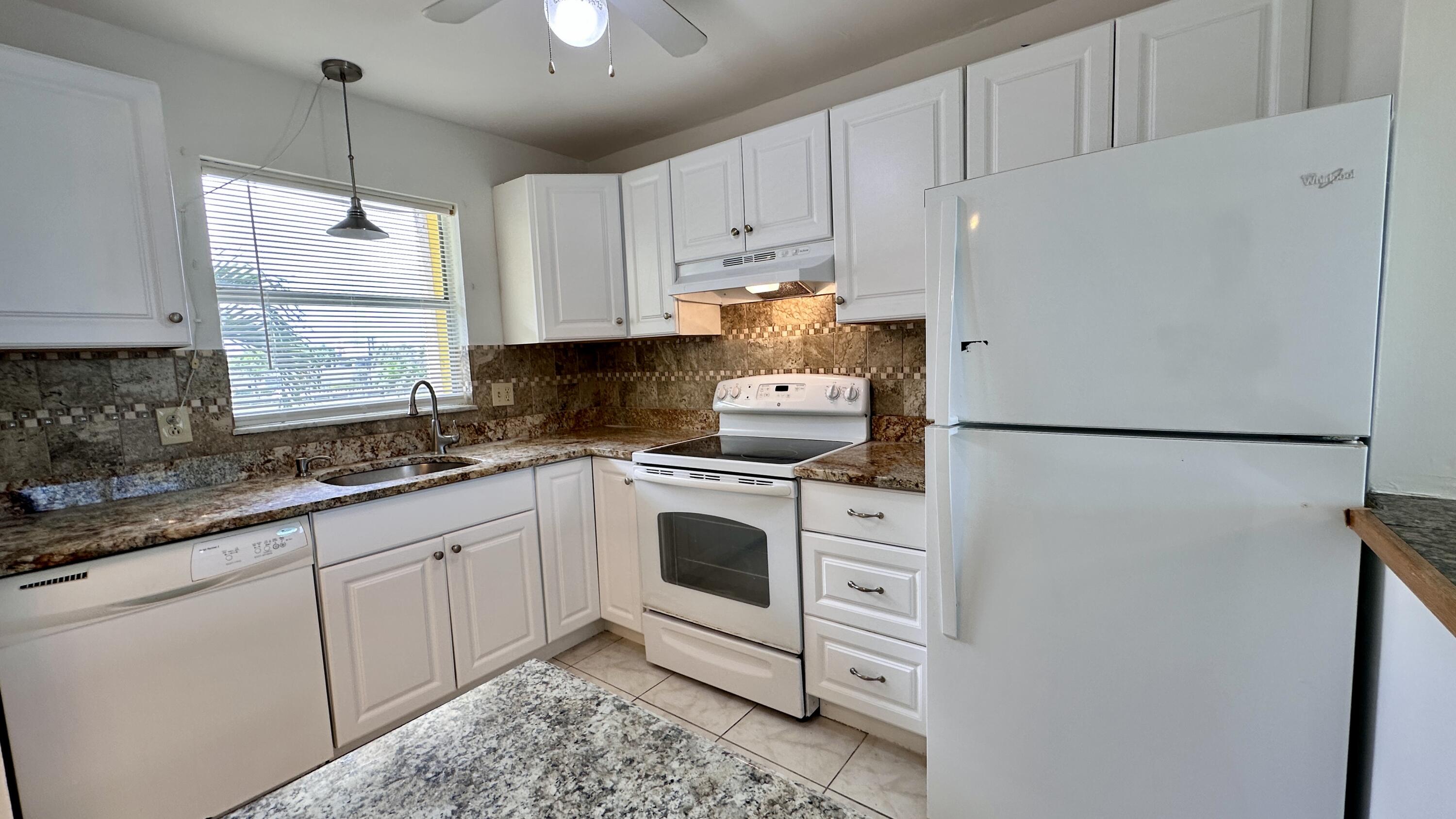 9949 Sandalfoot Boulevard 524