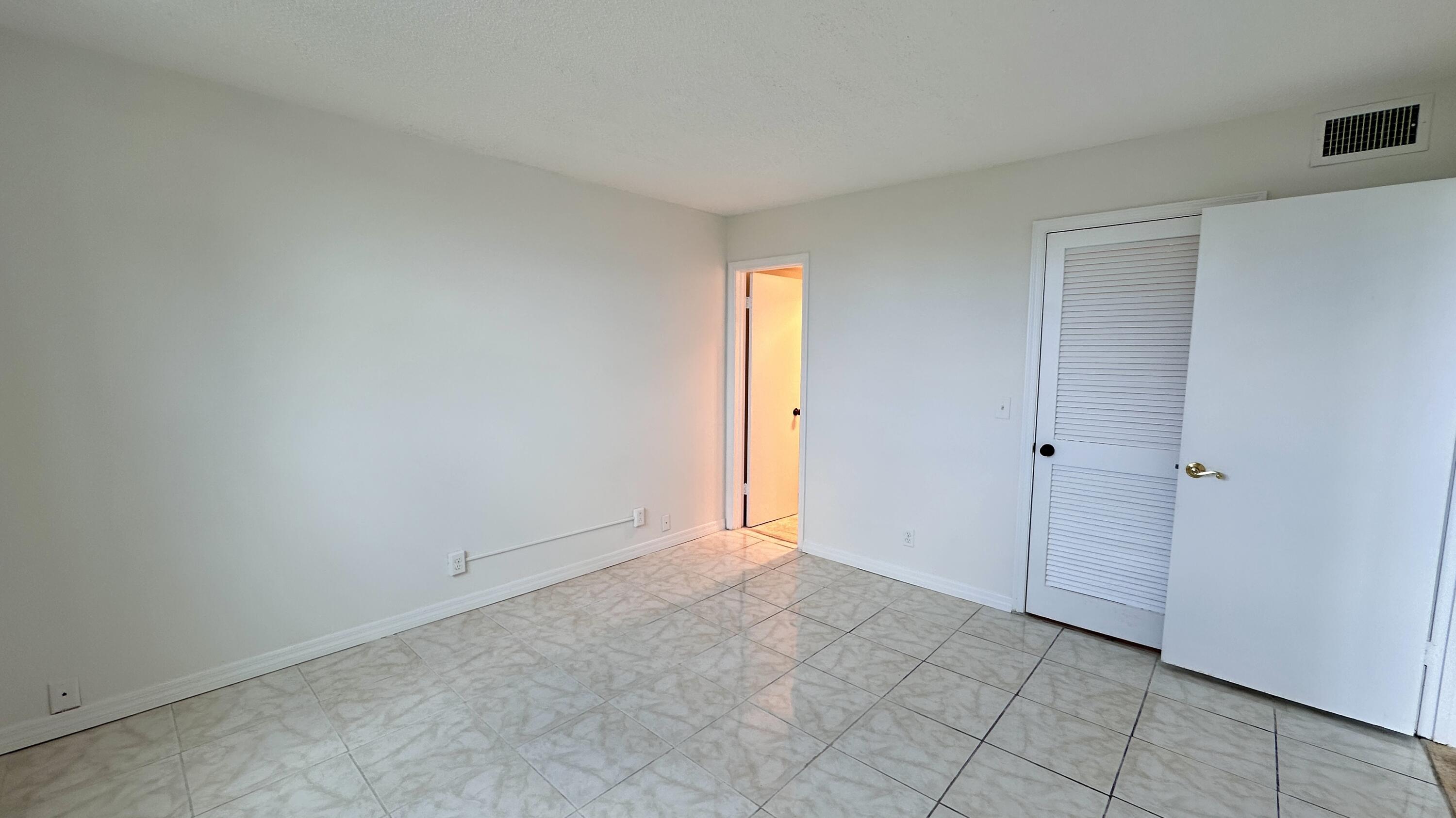 9949 Sandalfoot Boulevard 524