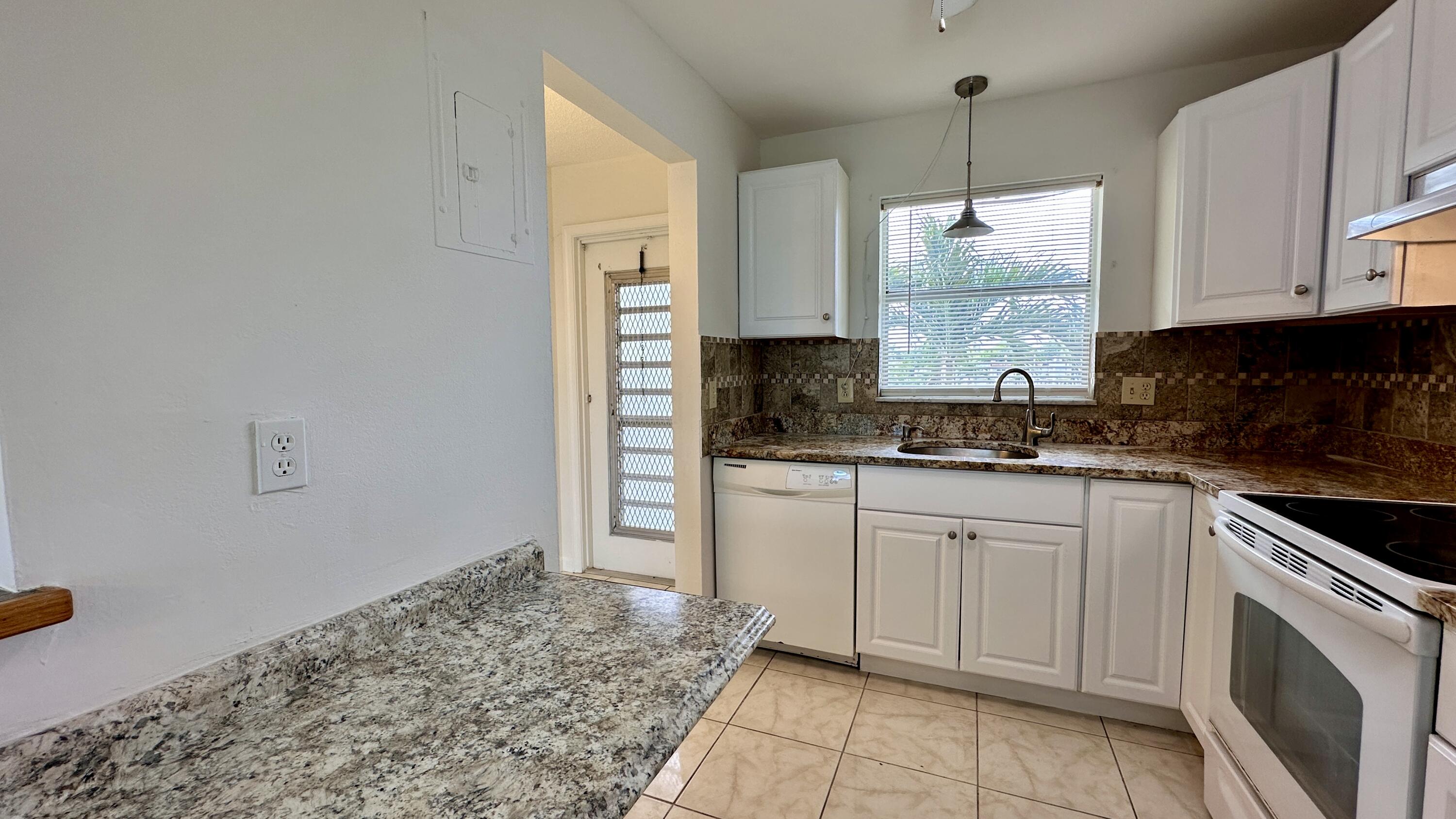 9949 Sandalfoot Boulevard 524