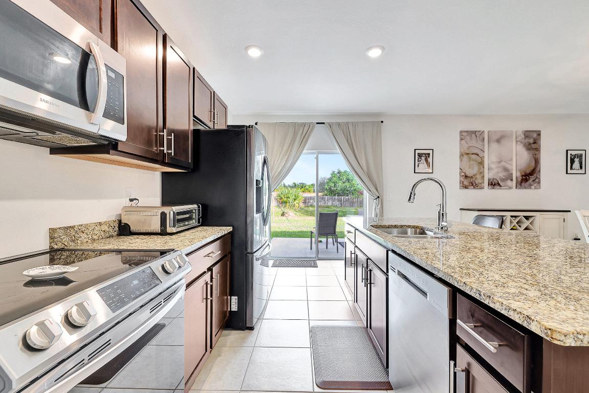 3725 SW Kasin Street