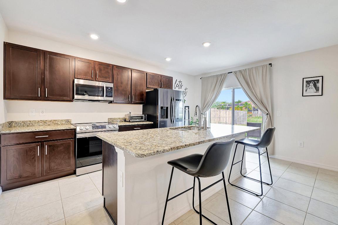 3725 SW Kasin Street