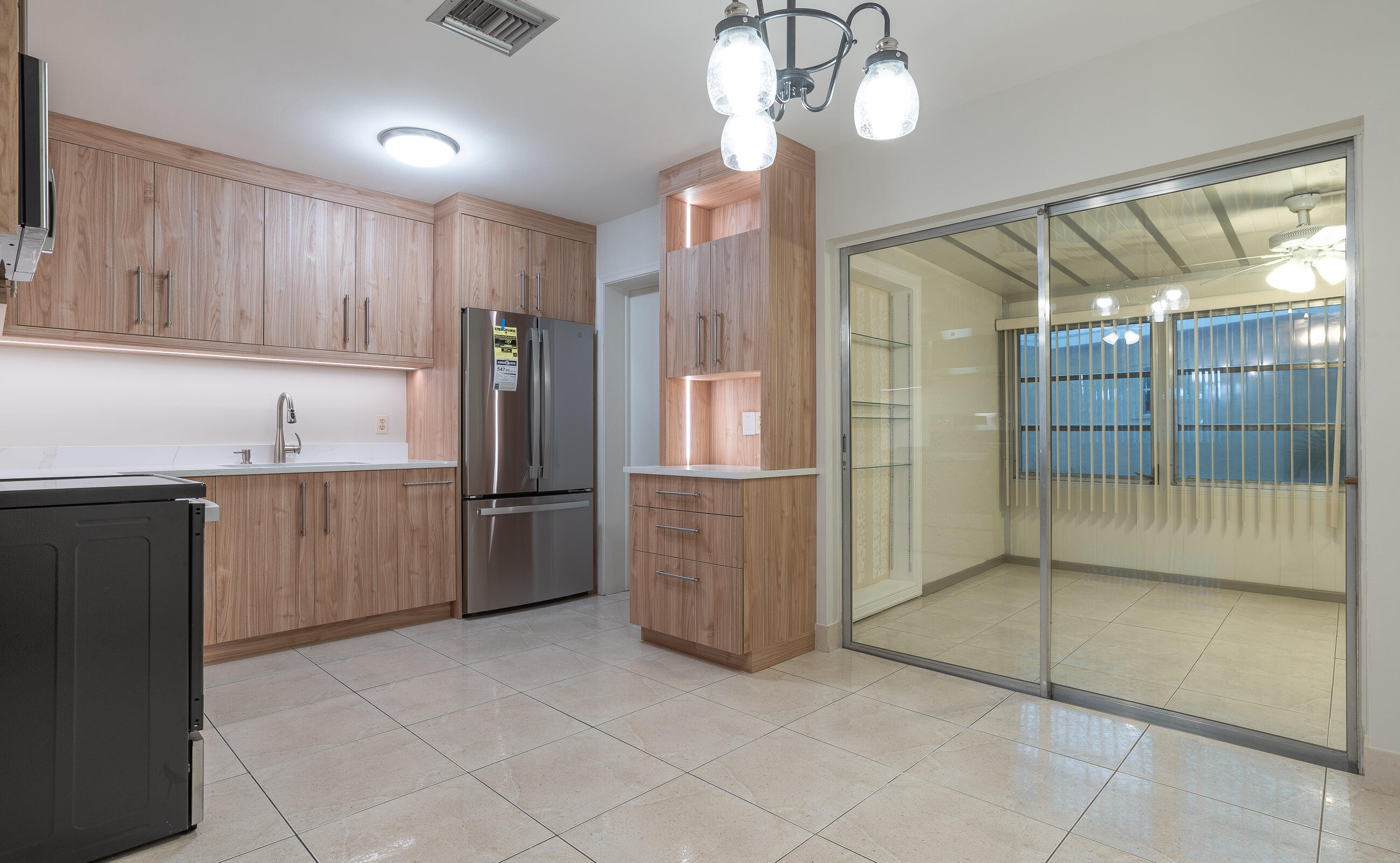 2749 Ponce De Leon Boulevard