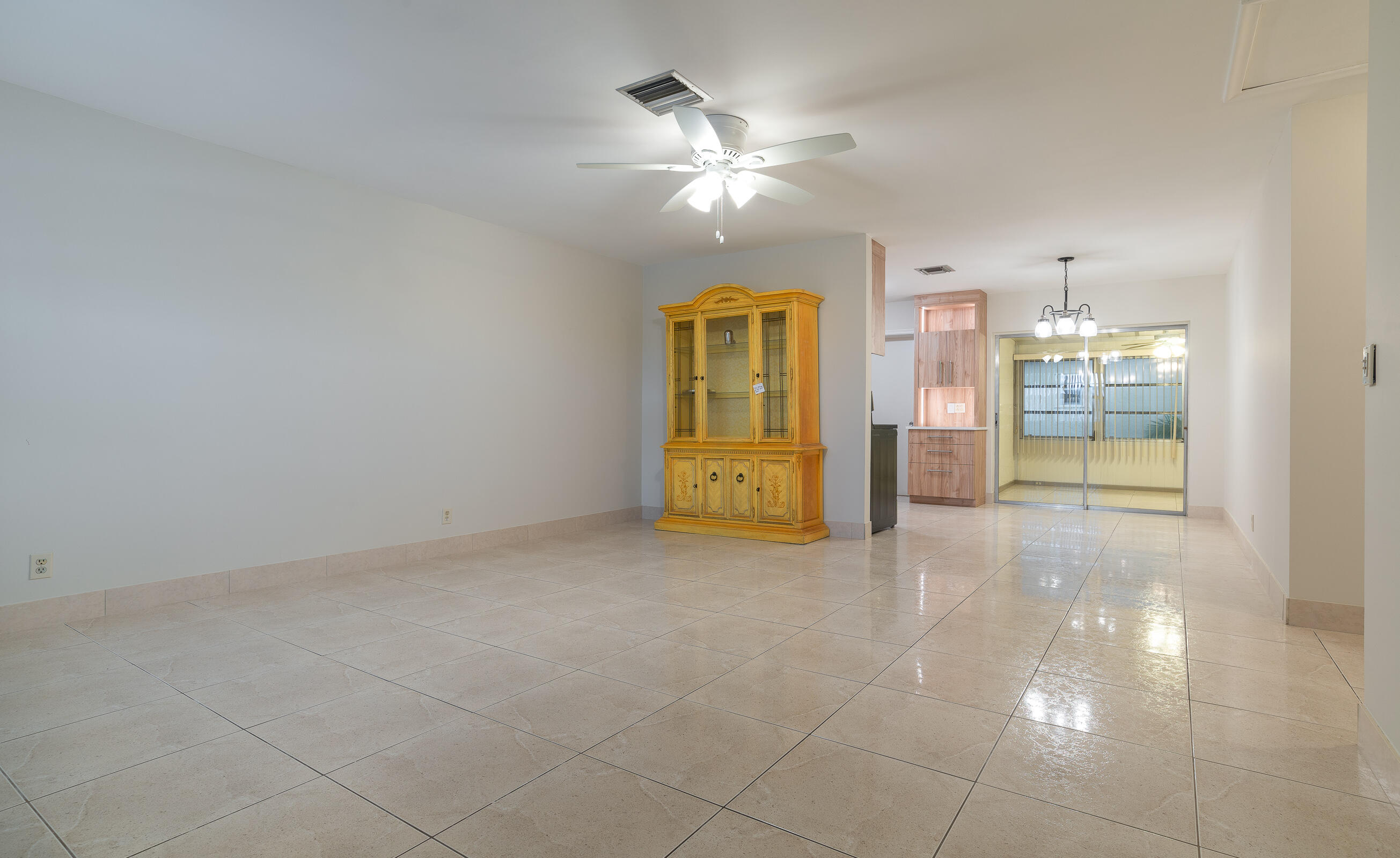 2749 Ponce De Leon Boulevard