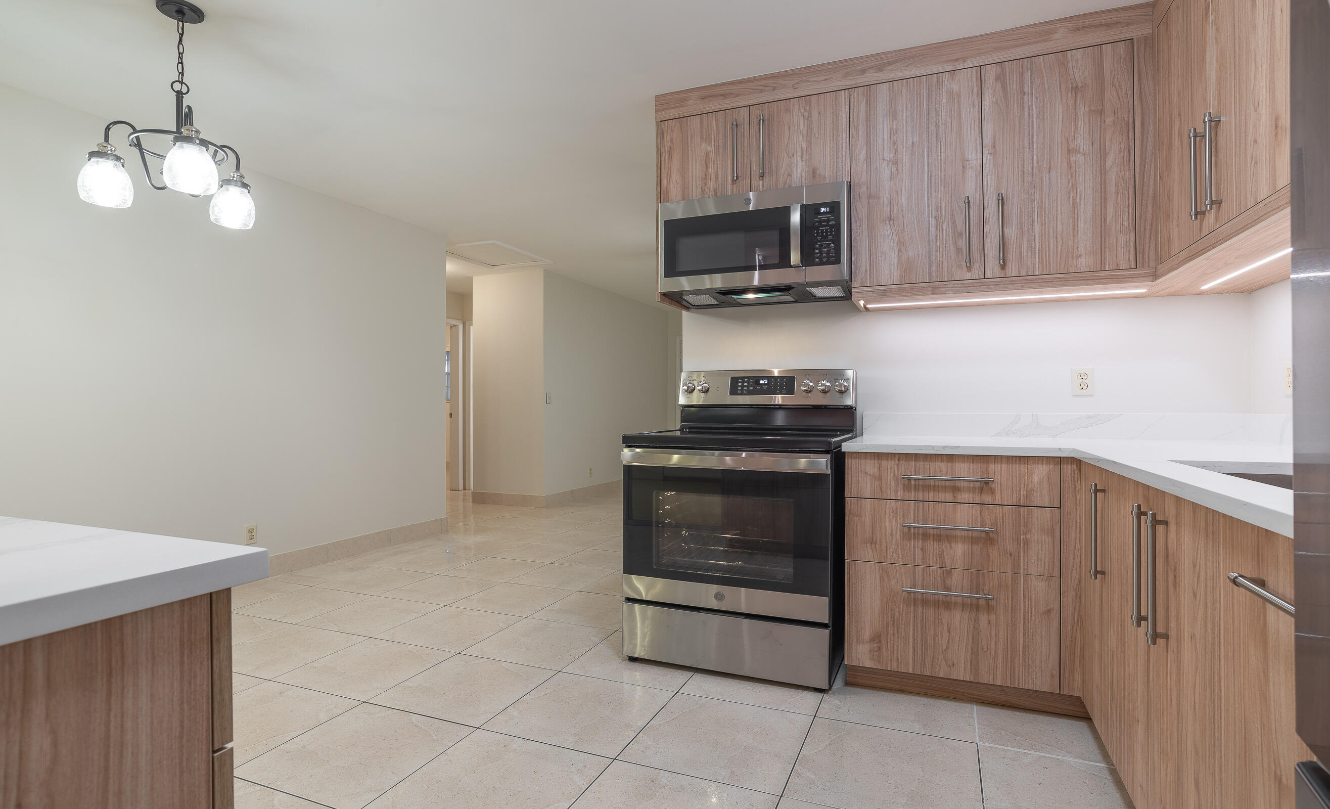 2749 Ponce De Leon Boulevard