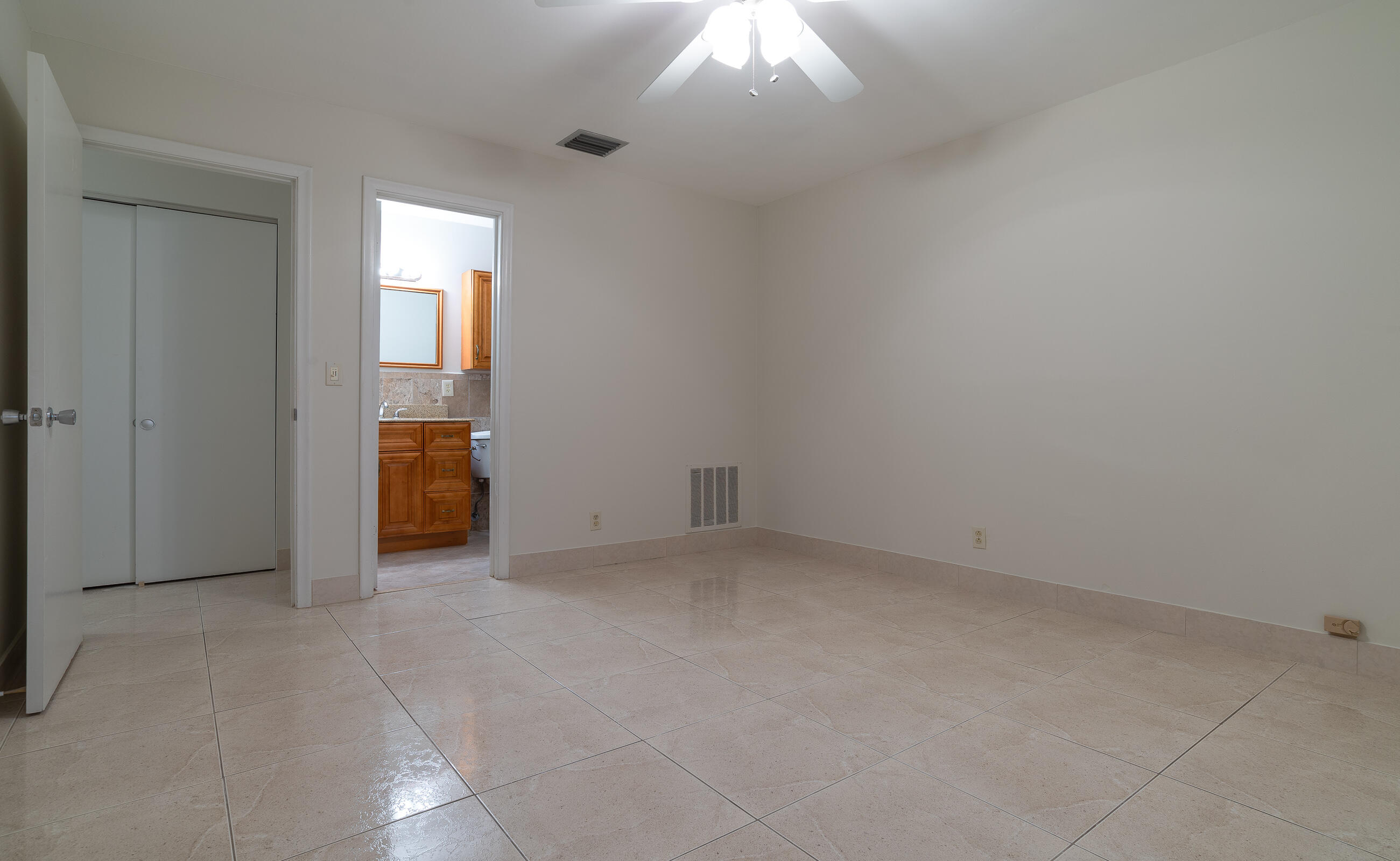 2749 Ponce De Leon Boulevard