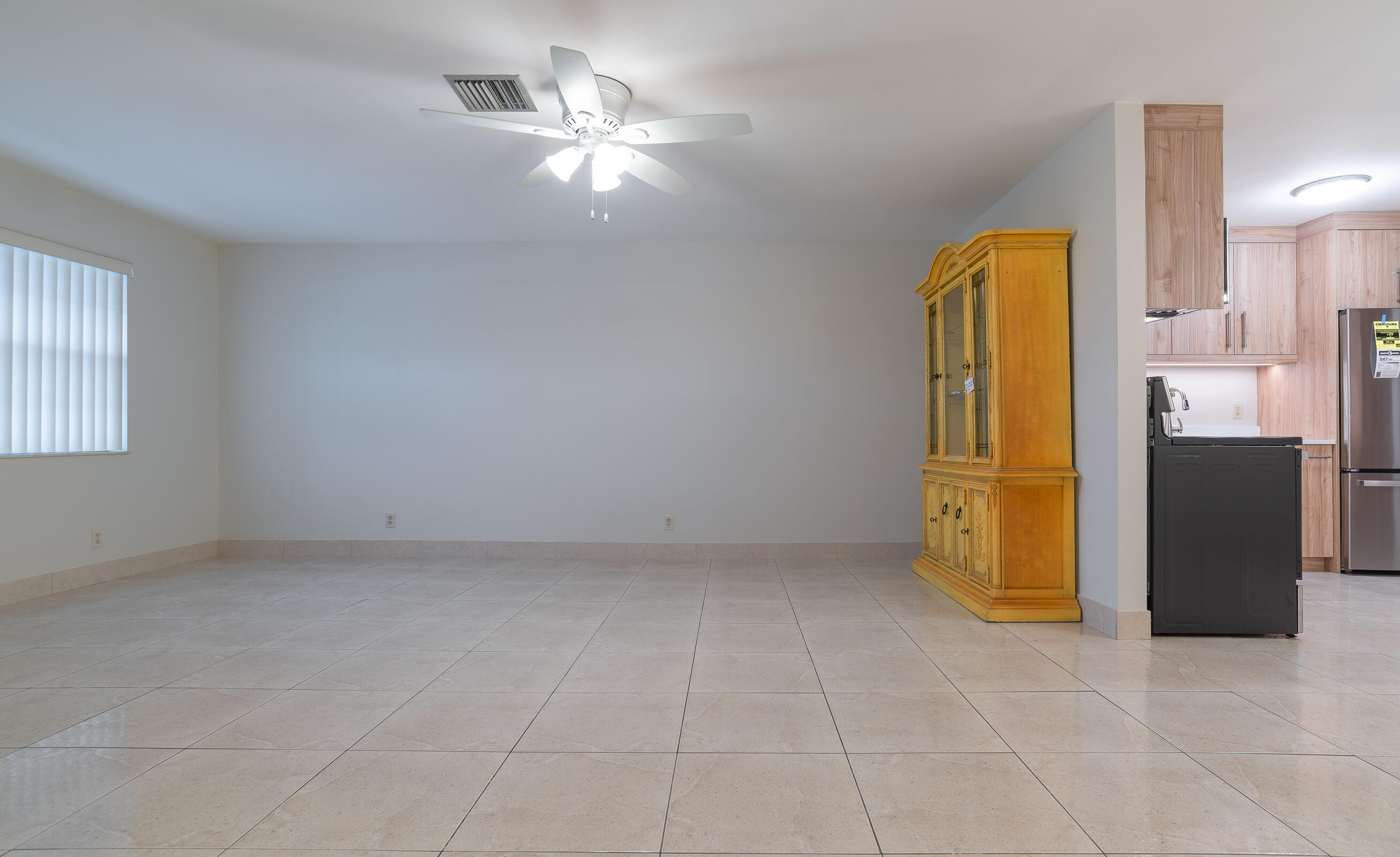 2749 Ponce De Leon Boulevard