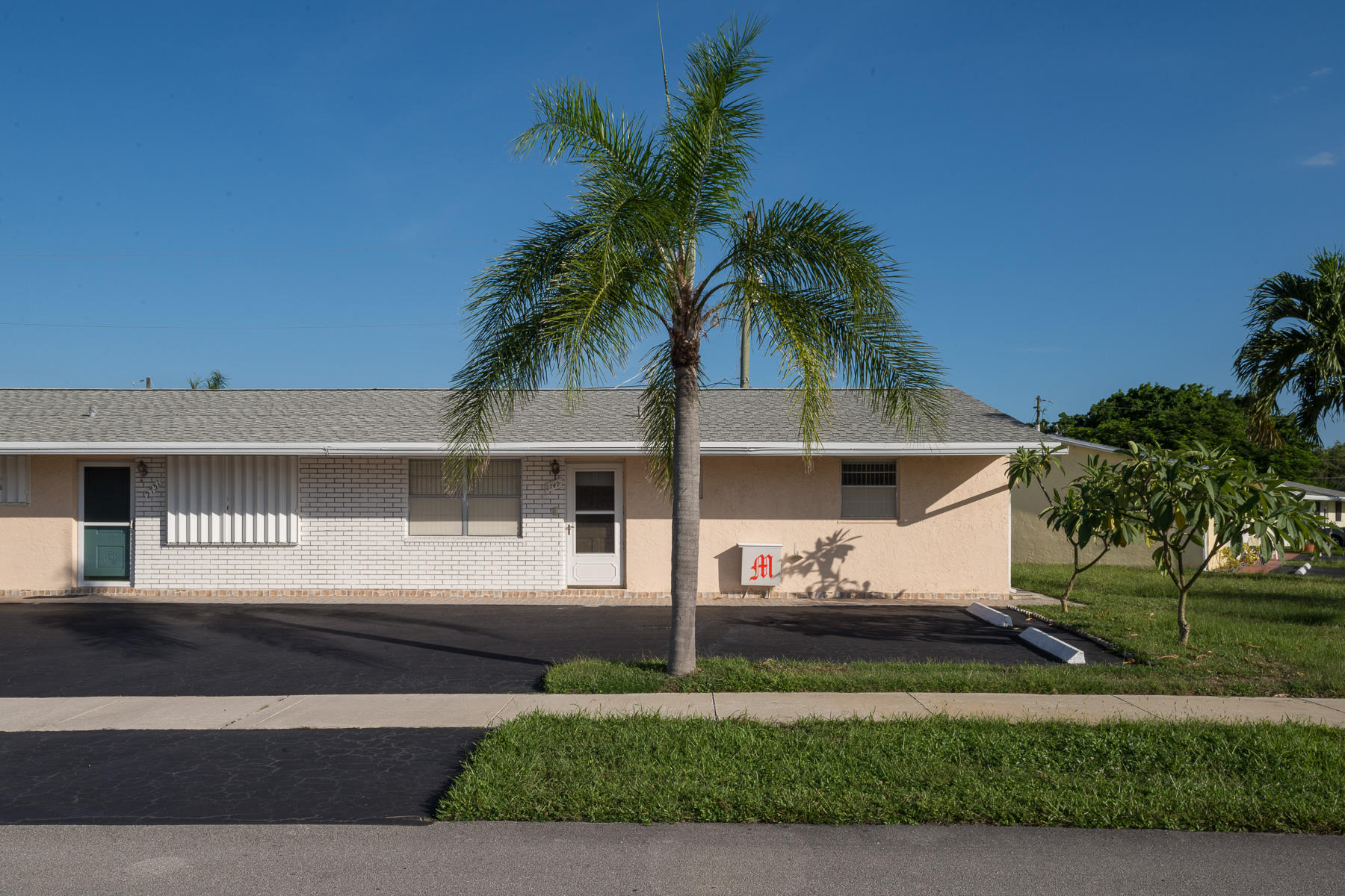 2749 Ponce De Leon Boulevard